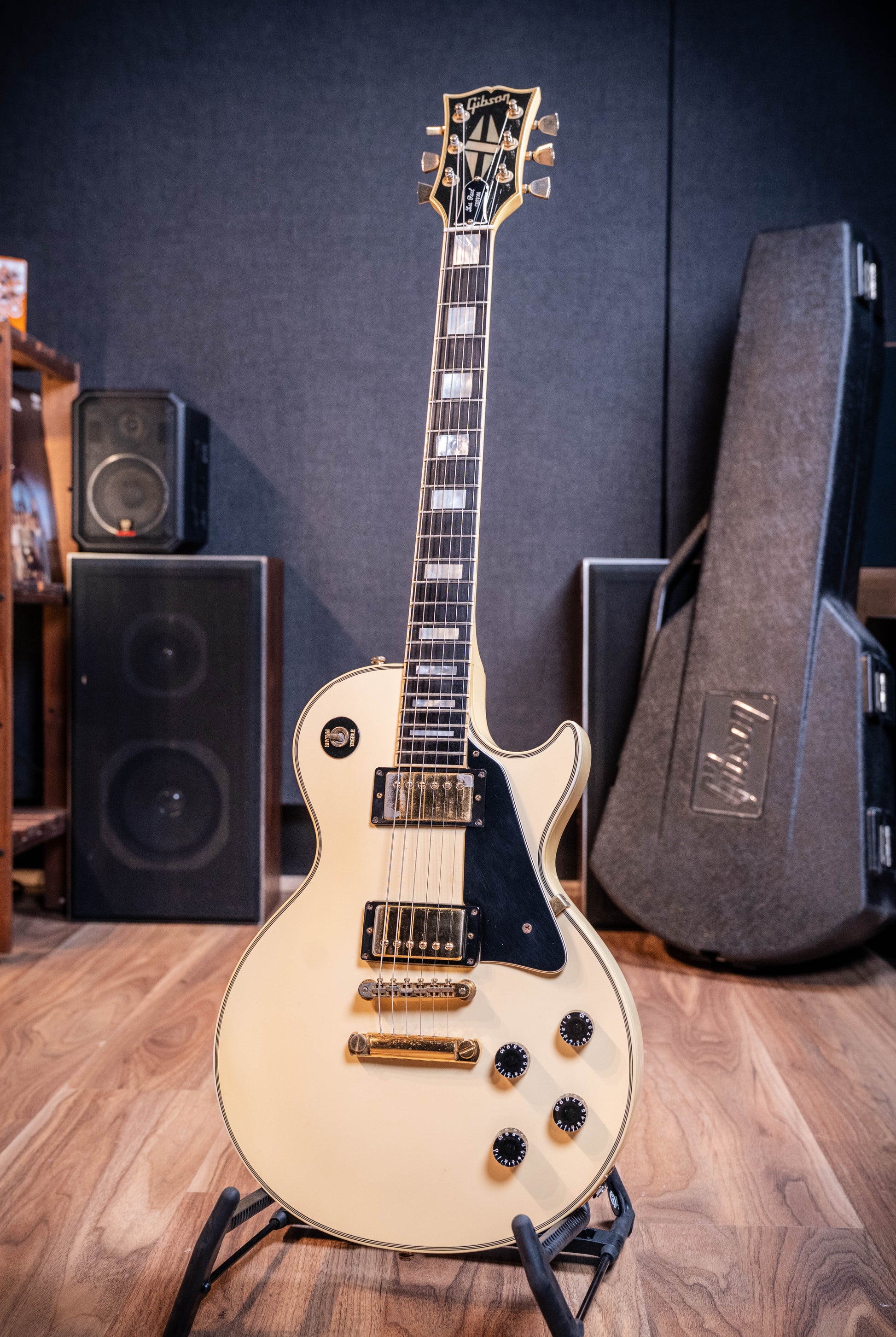 Gibson '87 Les Paul Custom w/Chainsaw Case - Classic White - Pre-Owned