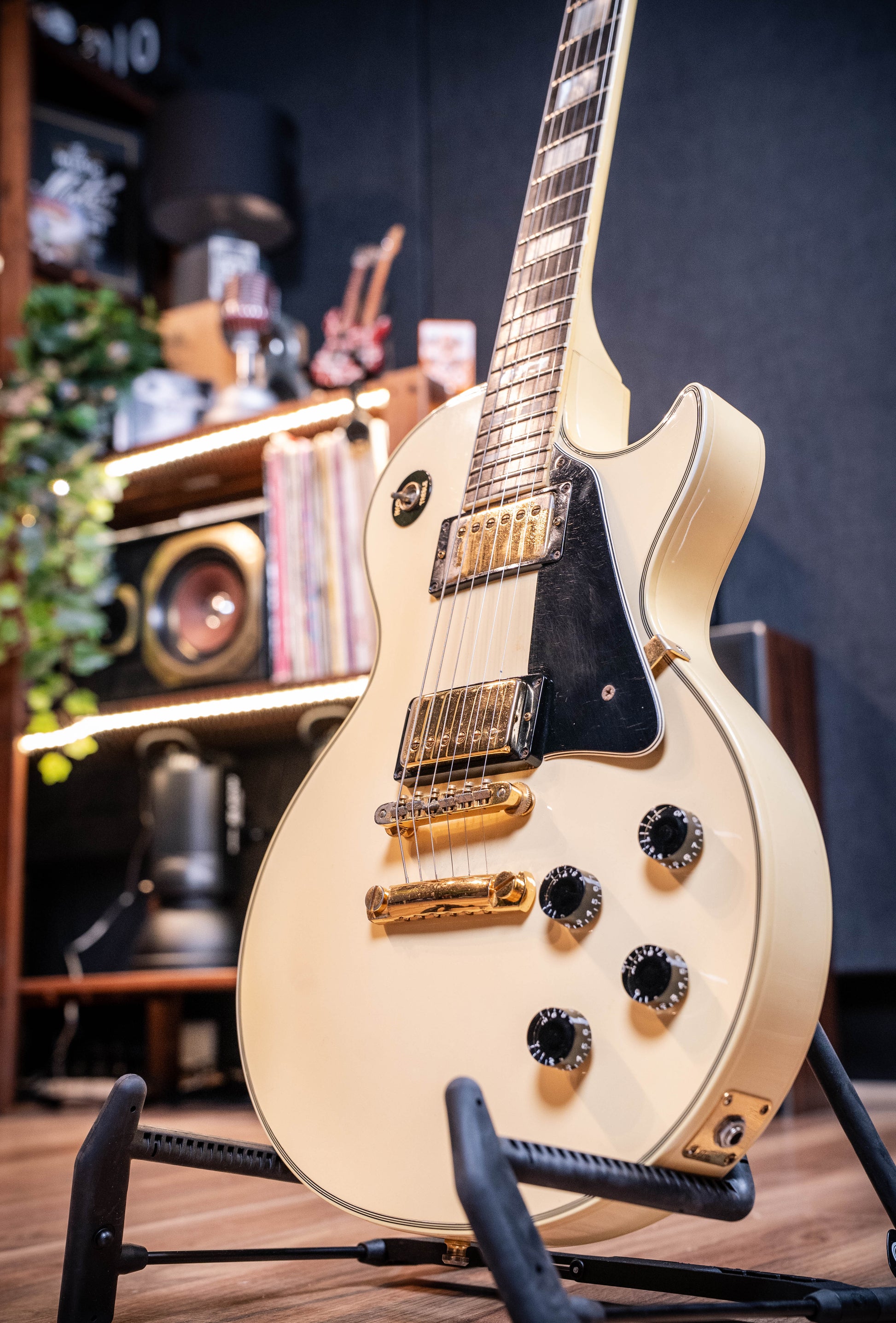 Gibson '87 Les Paul Custom w/Chainsaw Case - Classic White - Pre-Owned
