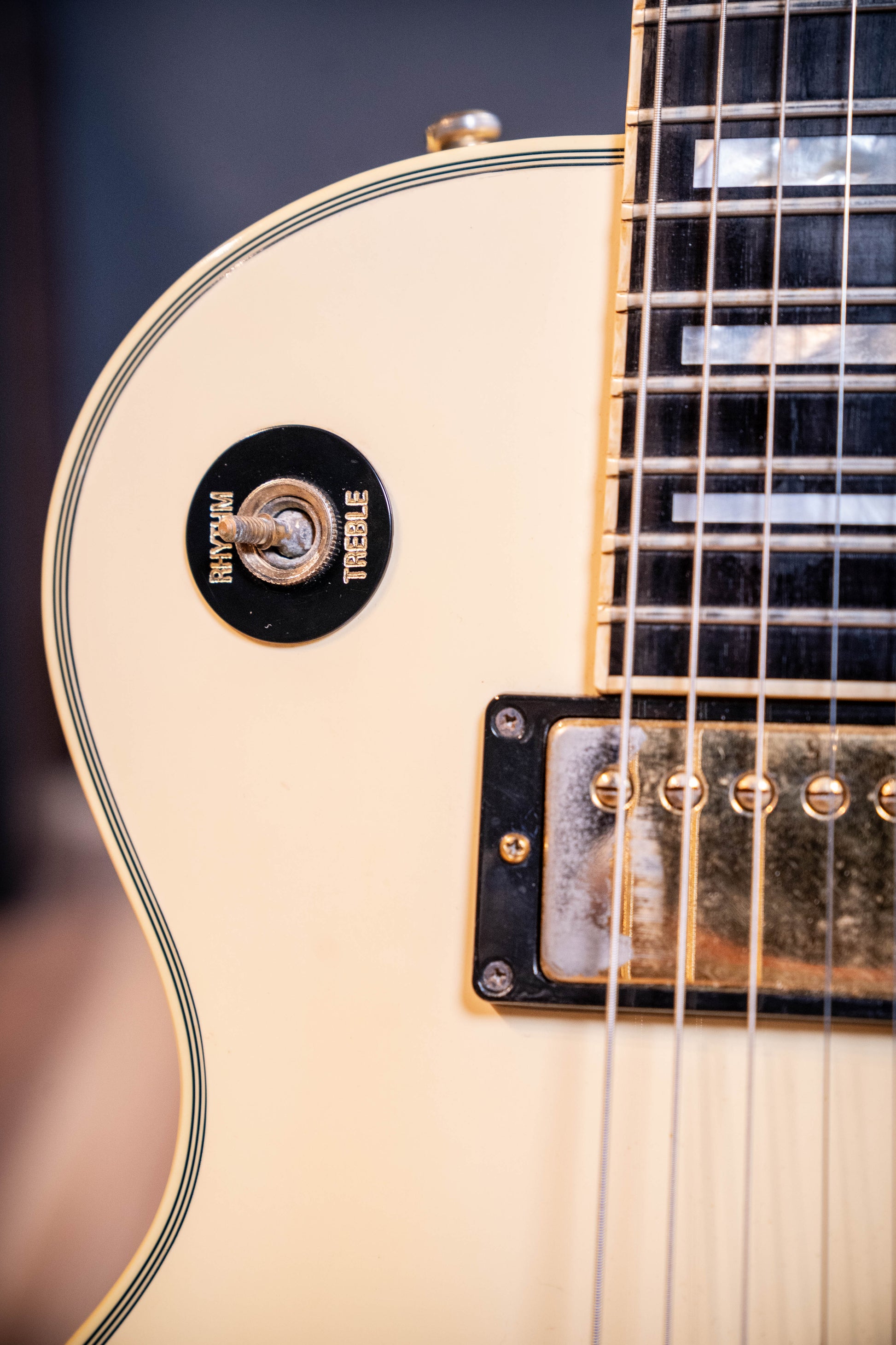 Gibson '87 Les Paul Custom w/Chainsaw Case - Classic White - Pre-Owned