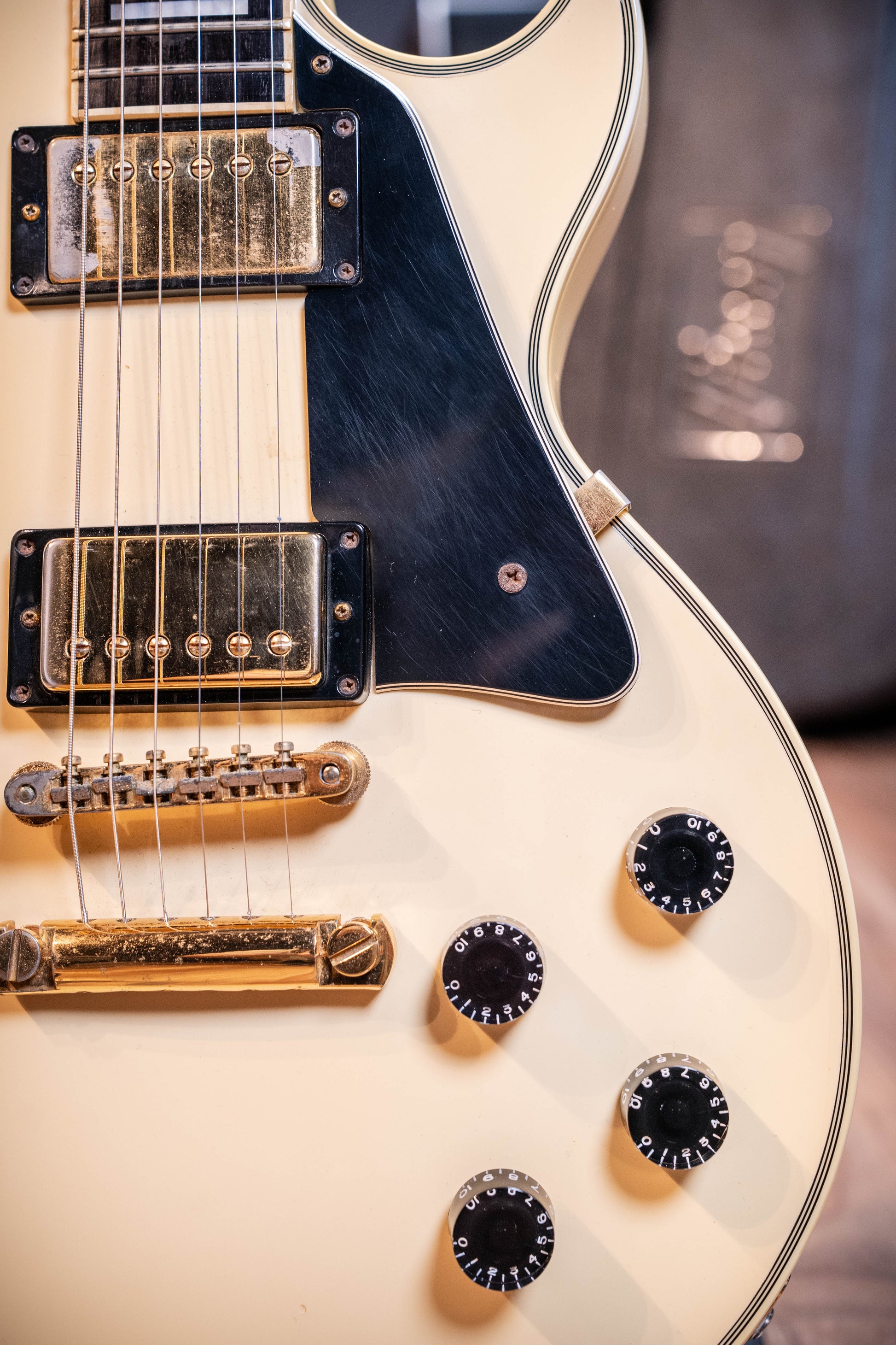 Gibson '87 Les Paul Custom w/Chainsaw Case - Classic White - Pre-Owned