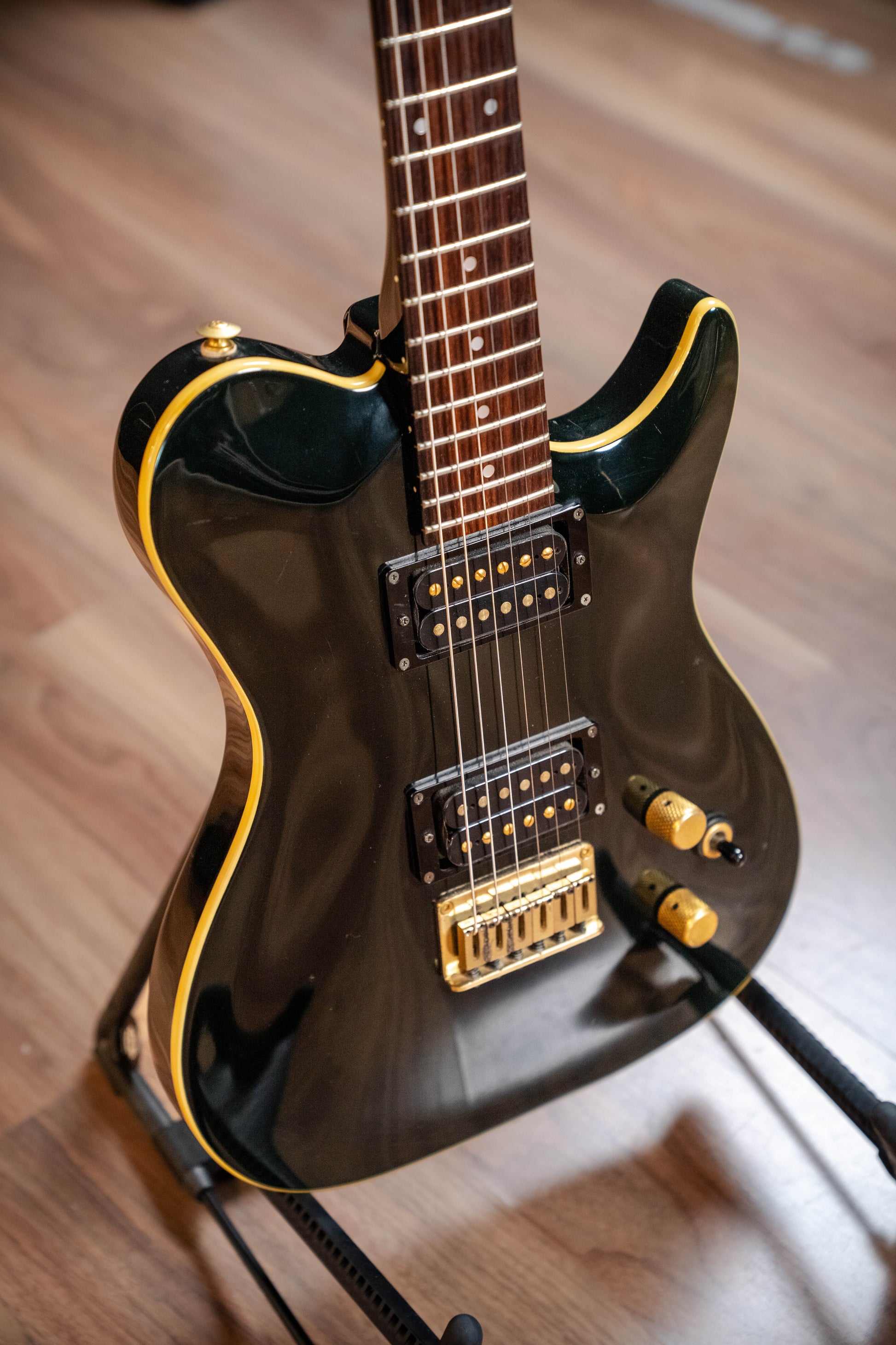 Greco TRH60 Electric Guitar w/Case - Black - Pre-Owned