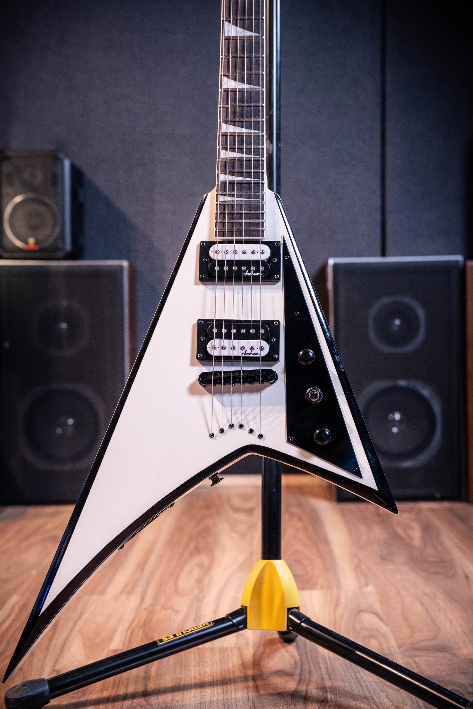 Jackson JS Series Rhoads JS32T - White w/Black Bevels - Pre-Owned