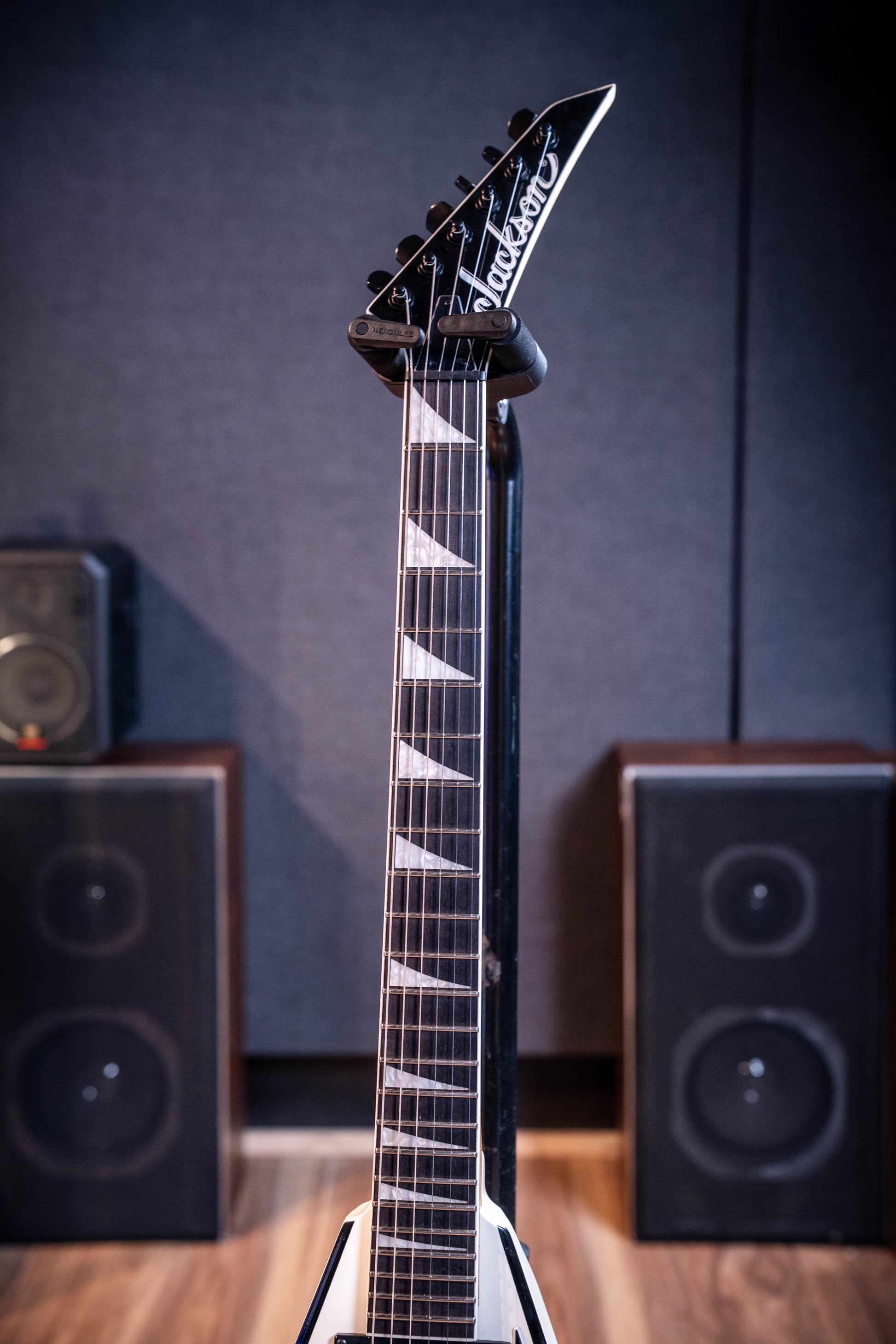 Jackson JS Series Rhoads JS32T - White w/Black Bevels - Pre-Owned