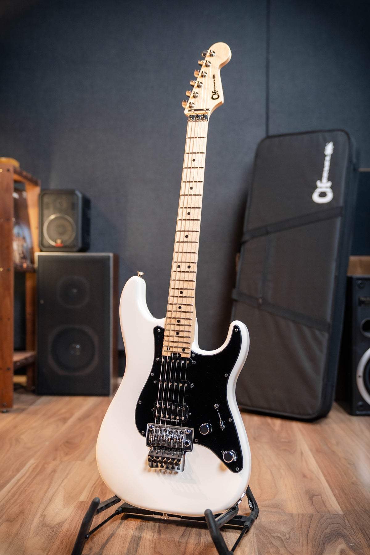 Charvel MJ SoCal HSS FR w/Semi-Hard Case - White - Pre-Owned