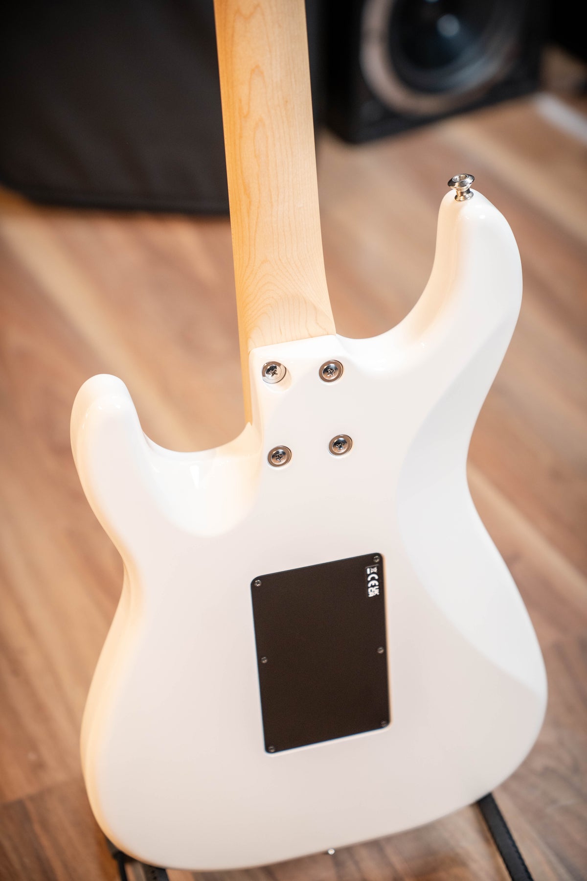 Charvel MJ SoCal HSS FR w/Semi-Hard Case - White - Pre-Owned