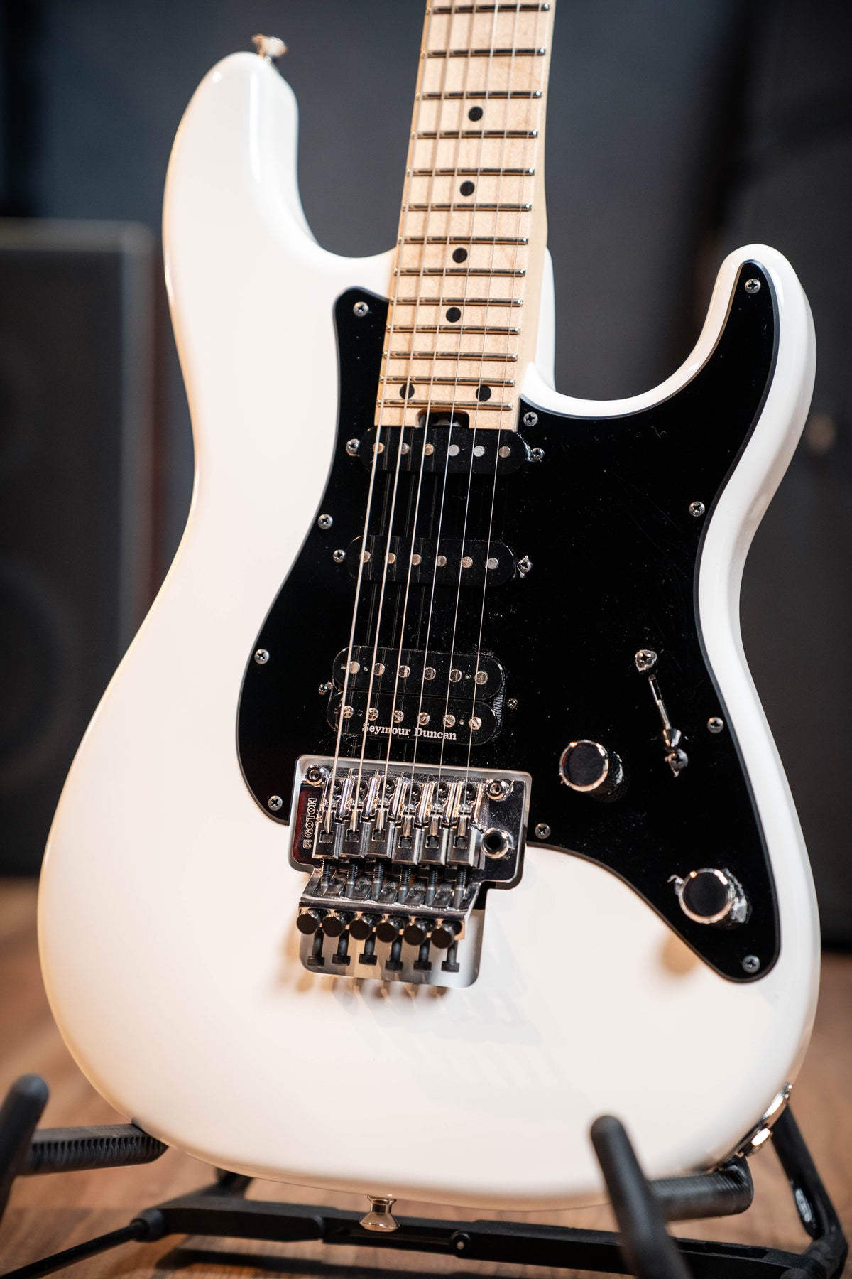 Charvel MJ SoCal HSS FR w/Semi-Hard Case - White - Pre-Owned