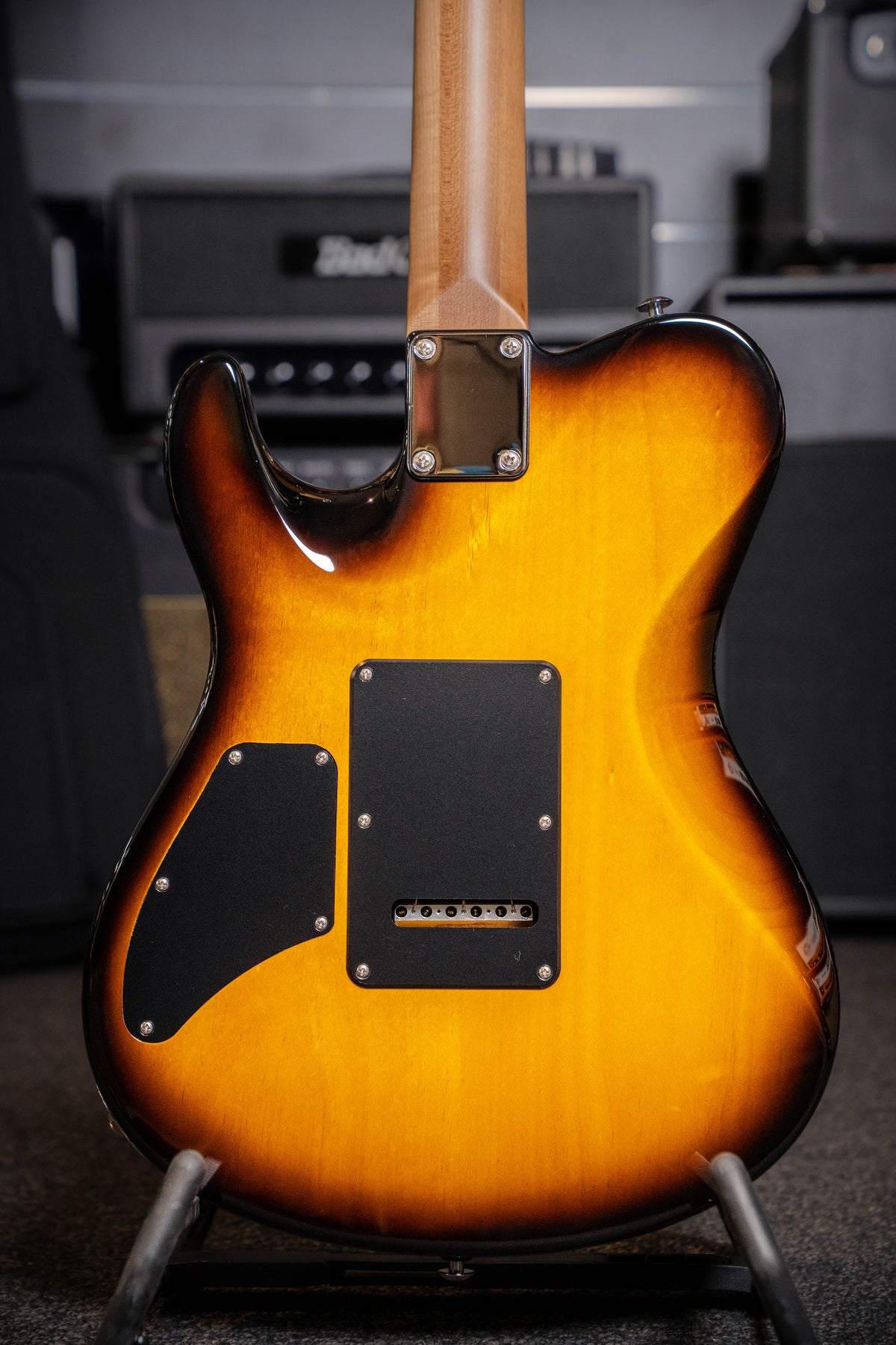 Suhr OSO Electric Guitar - Alder - 2-Tone Tobacco Burst RW - 2-Post Tremolo