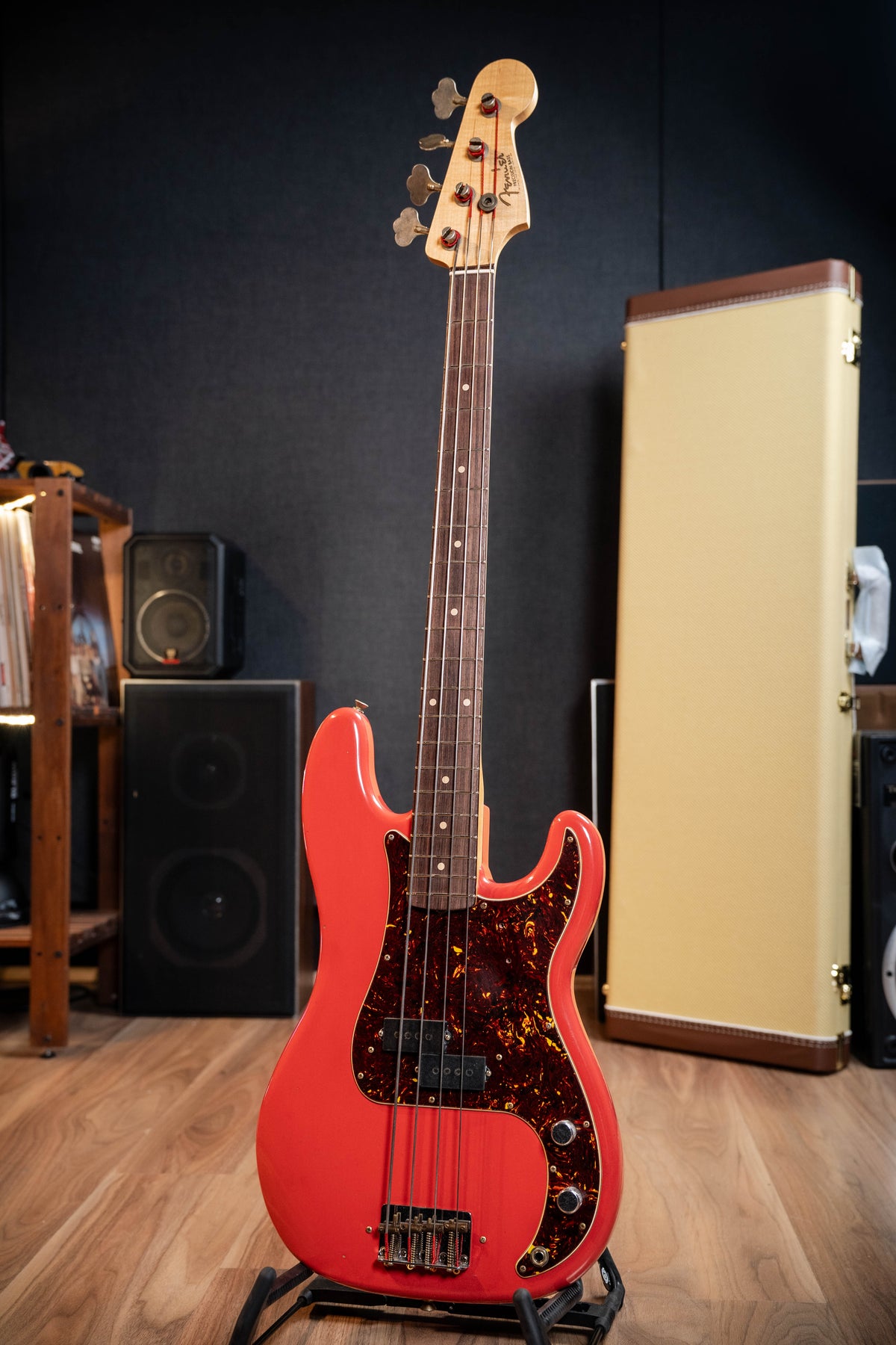 Fender Custom Shop Pino Palladino Signature Precision Bass - Fiesta Red over Desert Sand