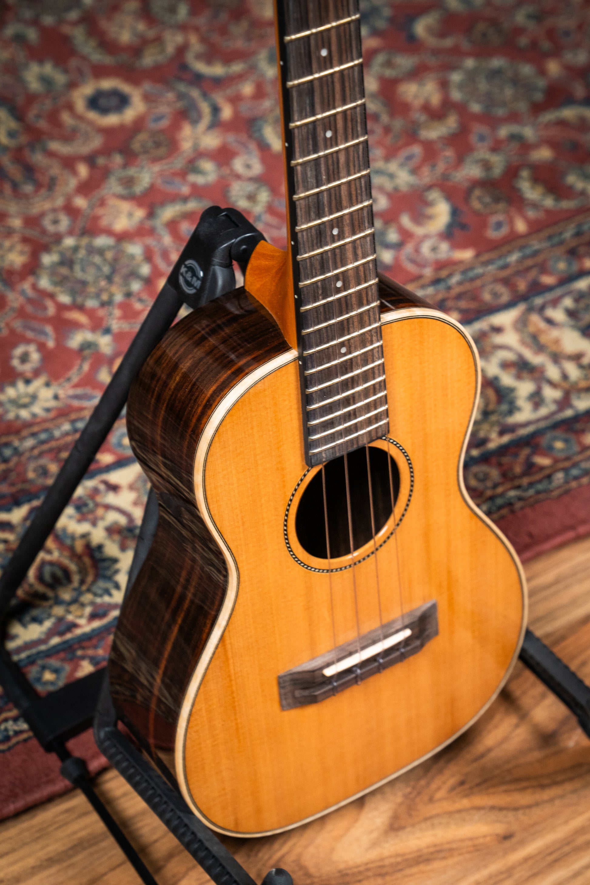 Pono RT Tenor Ukulele - Cedar Top / Rosewood