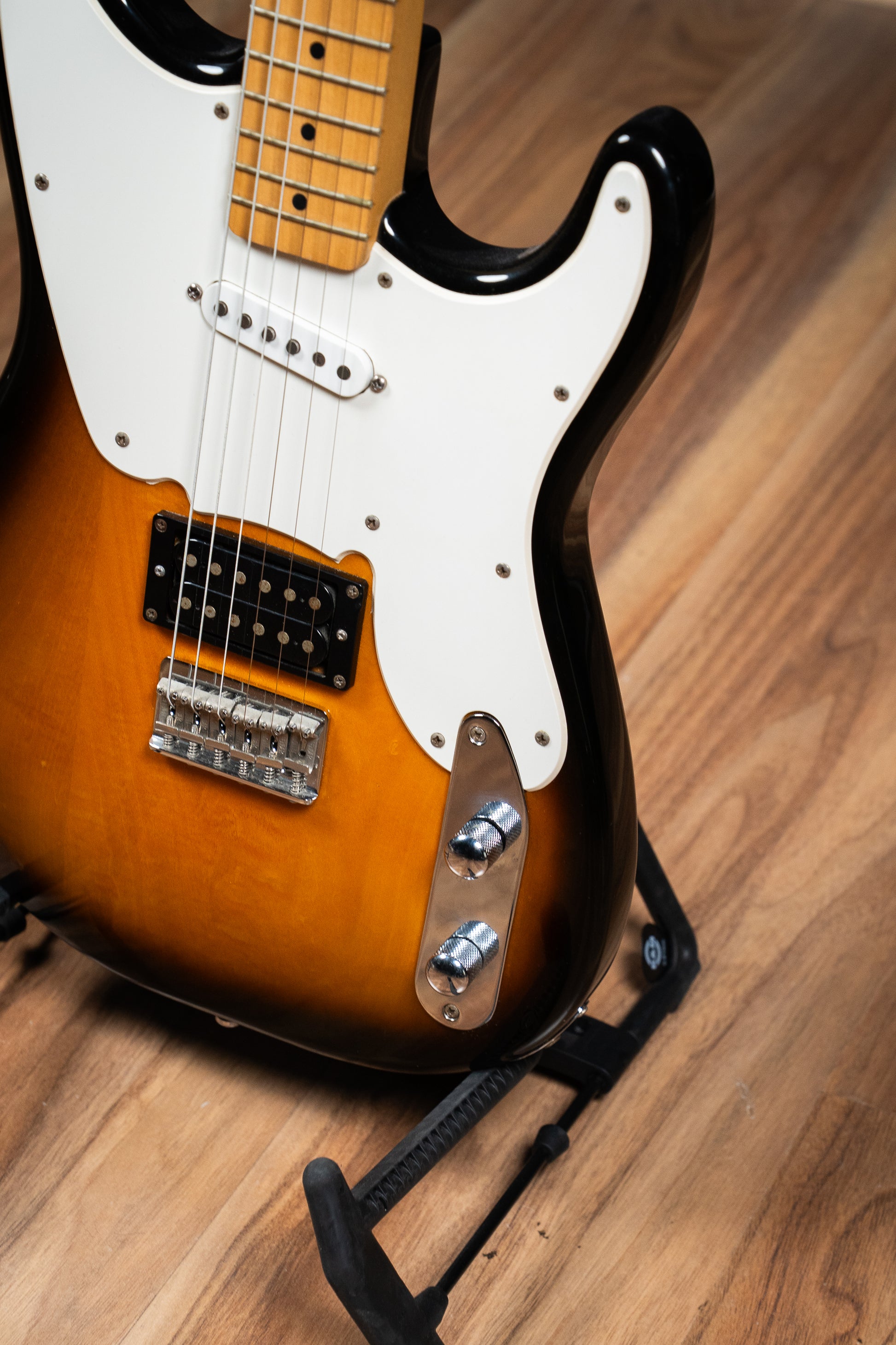 Squier Vintage Modified 51 Electric Guitar - Sunburst - Pre-Owned