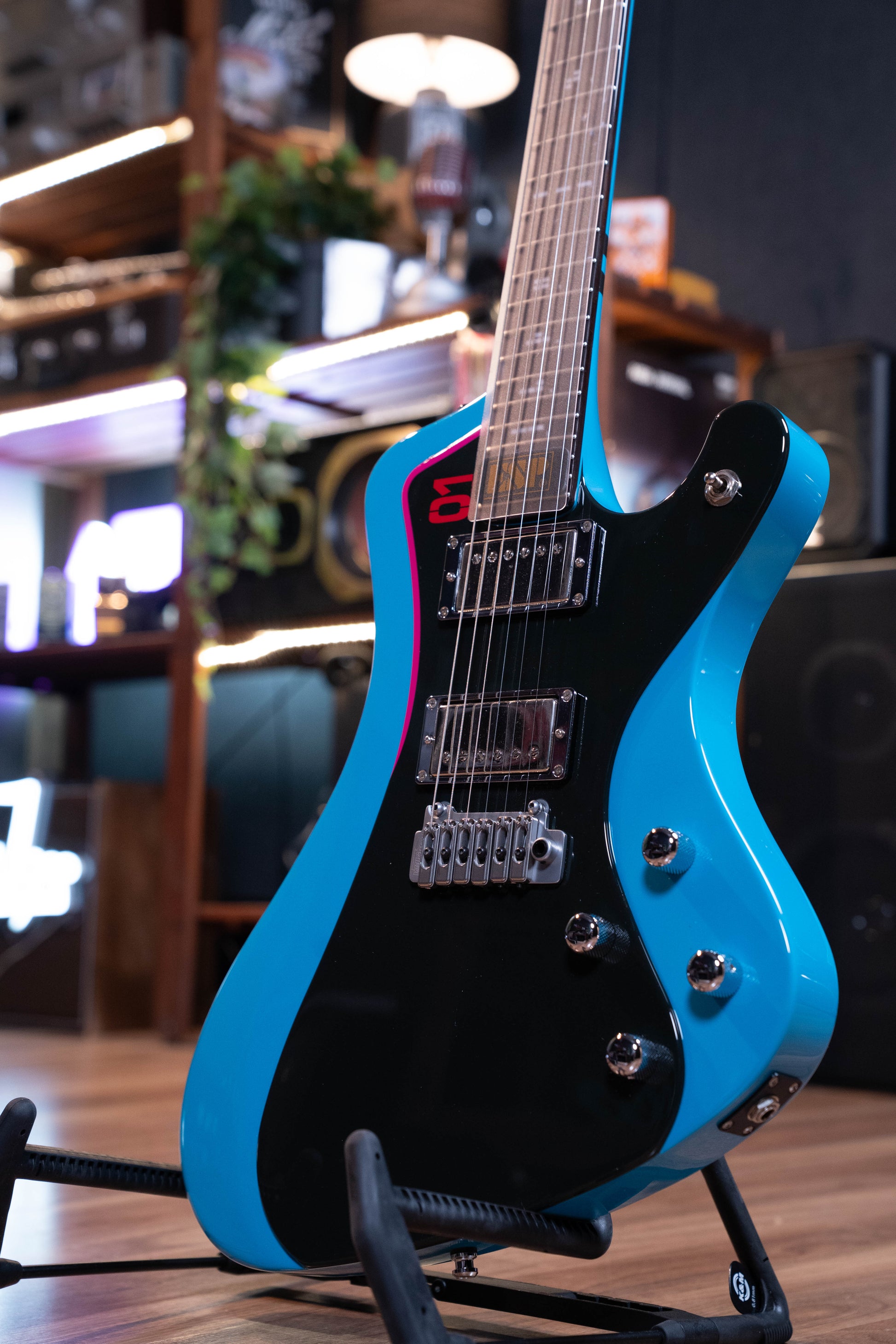 ESP Stream-Miku-Custom w/Original Case + Certificate - #012 - Pre-Owned