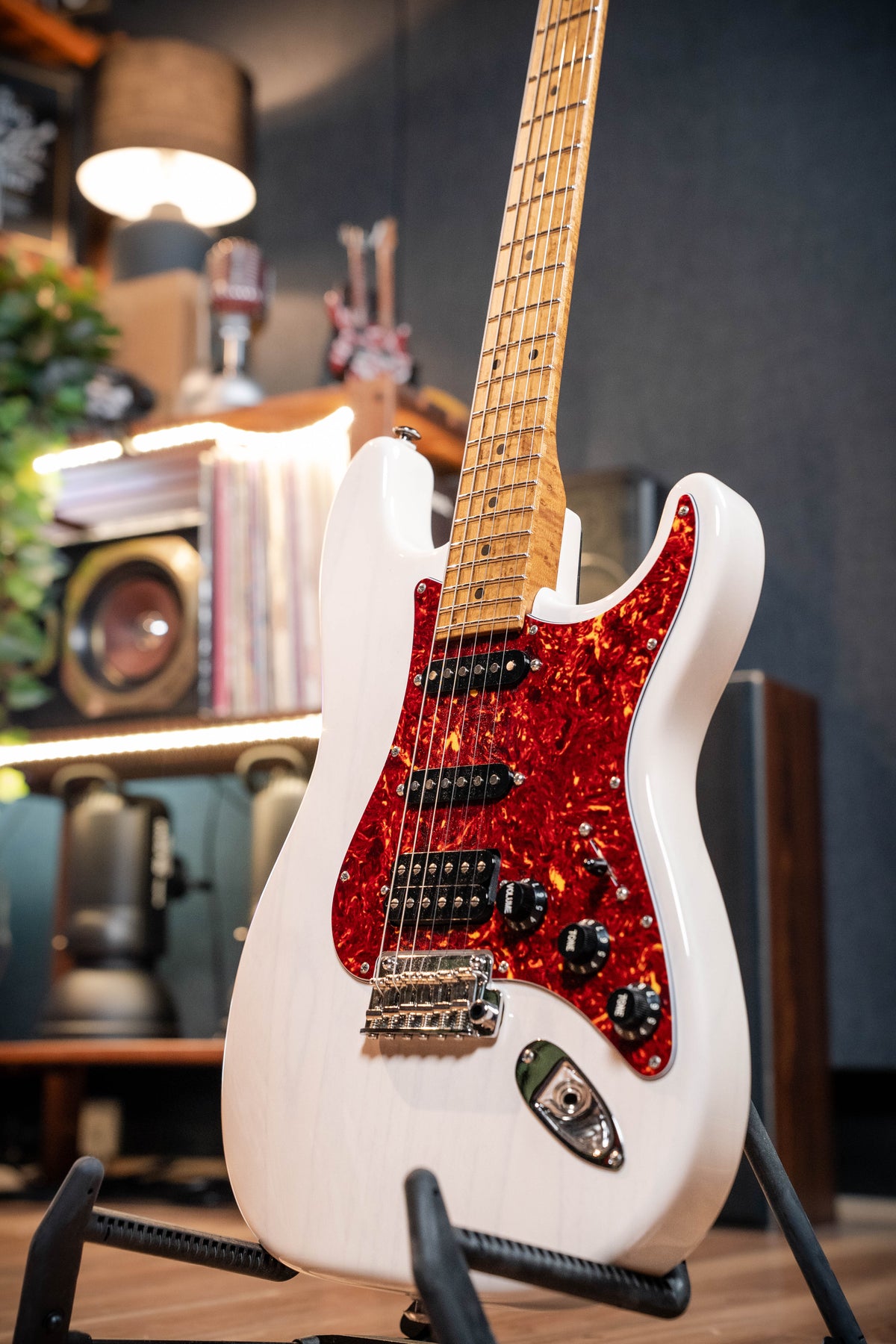 Suhr Classic S Paulownia w/Case - Trans White - Pre-Owned (As New)