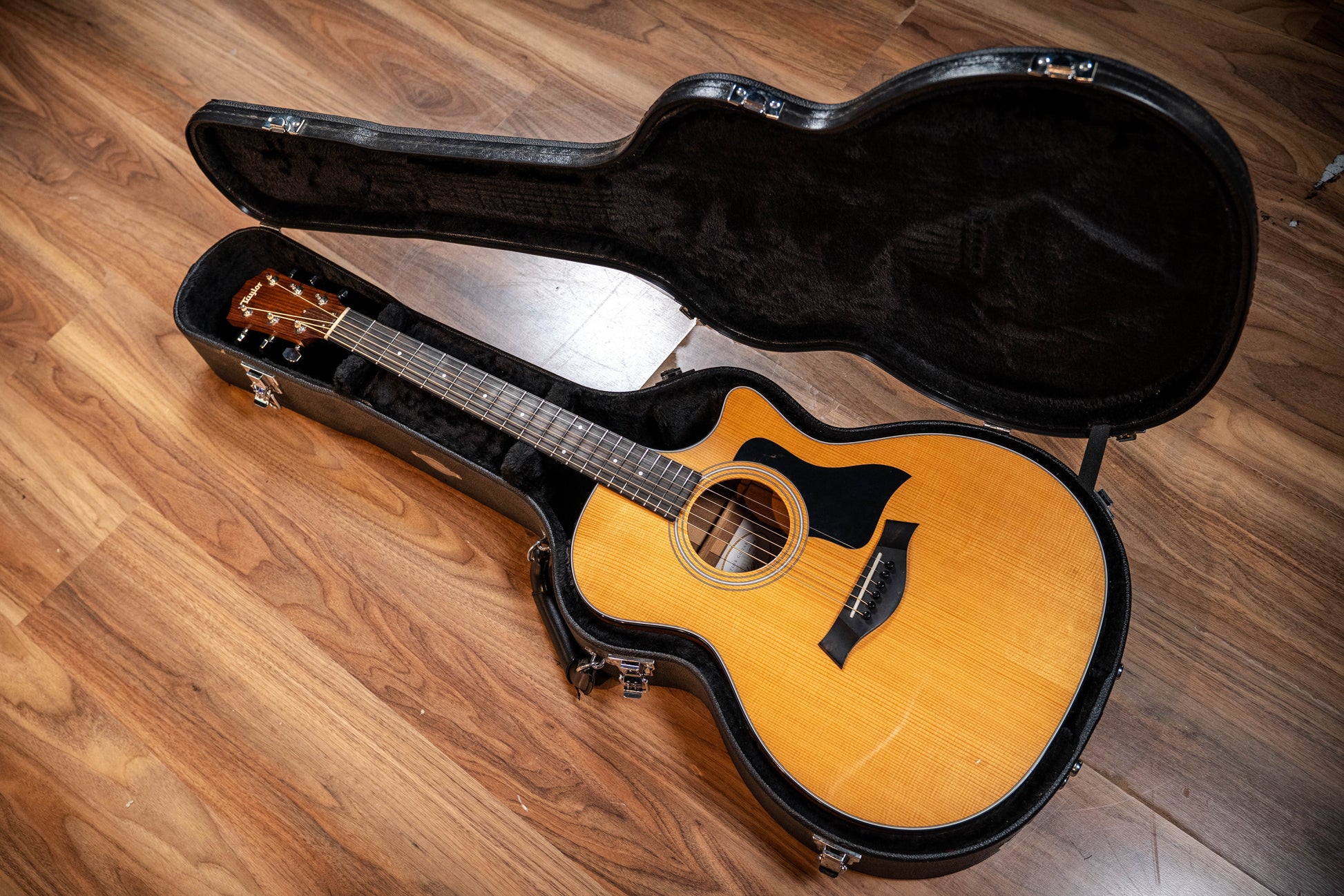 Taylor 314ce Acoustic Electric Guitar w/Case - Pre-Owned