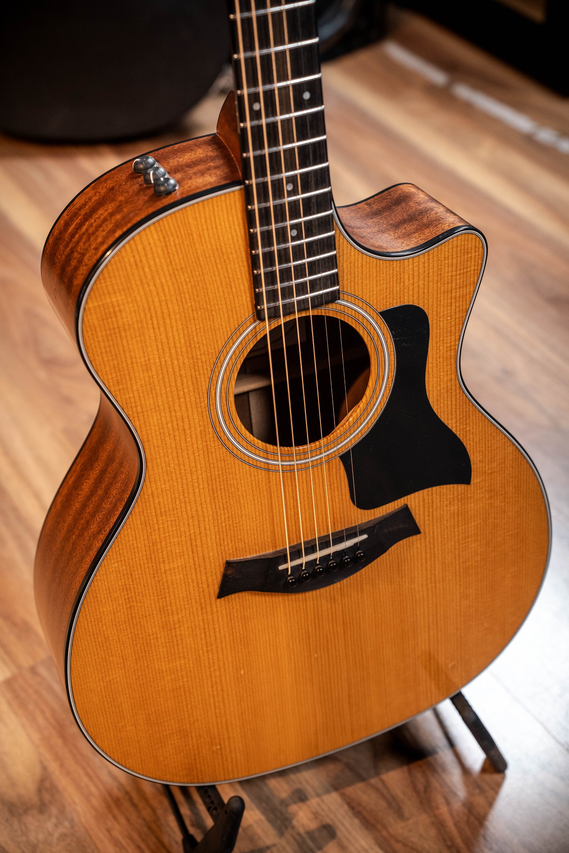 Taylor 314ce Acoustic Electric Guitar w/Case - Pre-Owned