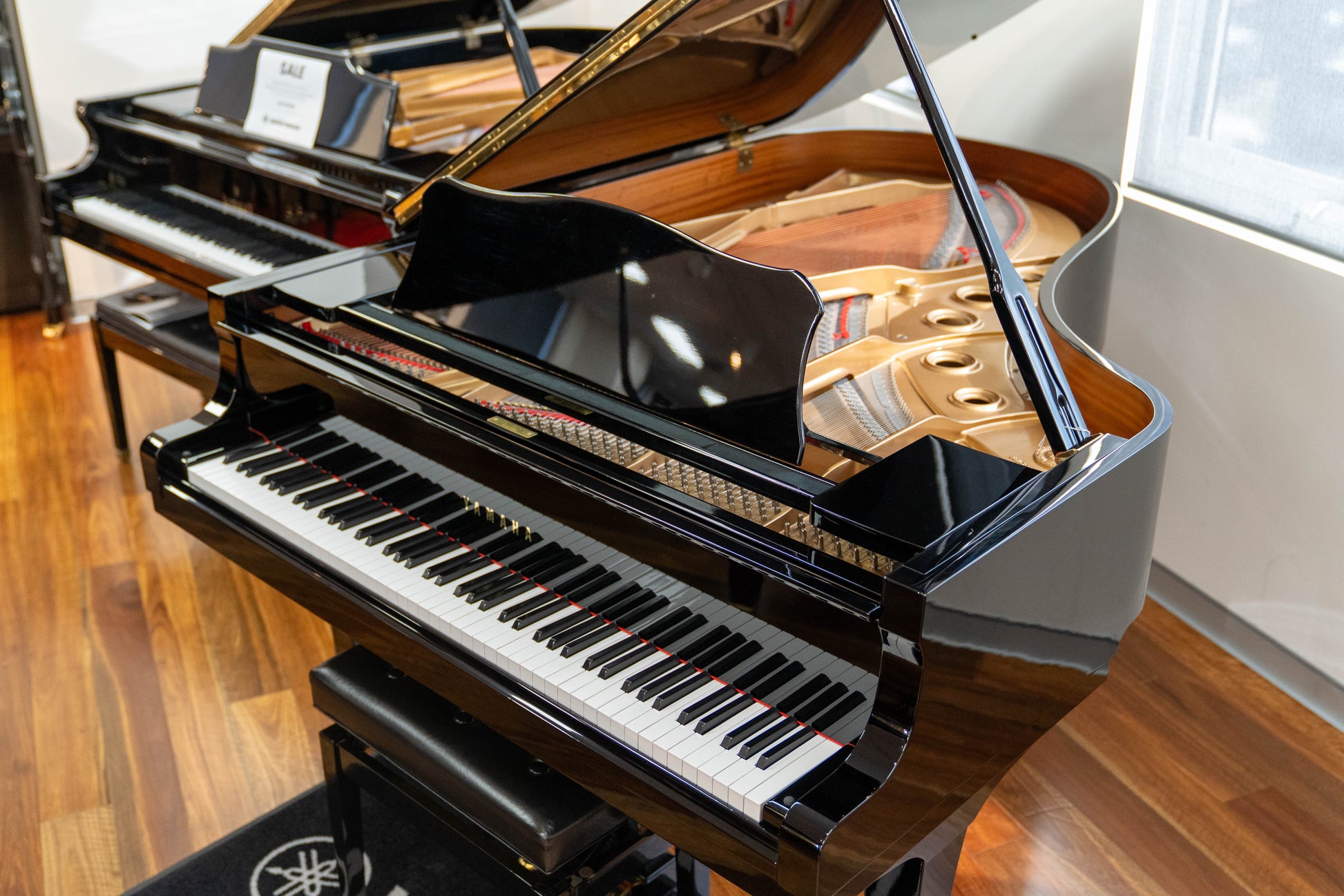 Yamaha C5 Grand Piano with Bench - Polished Ebony - Pre-owned