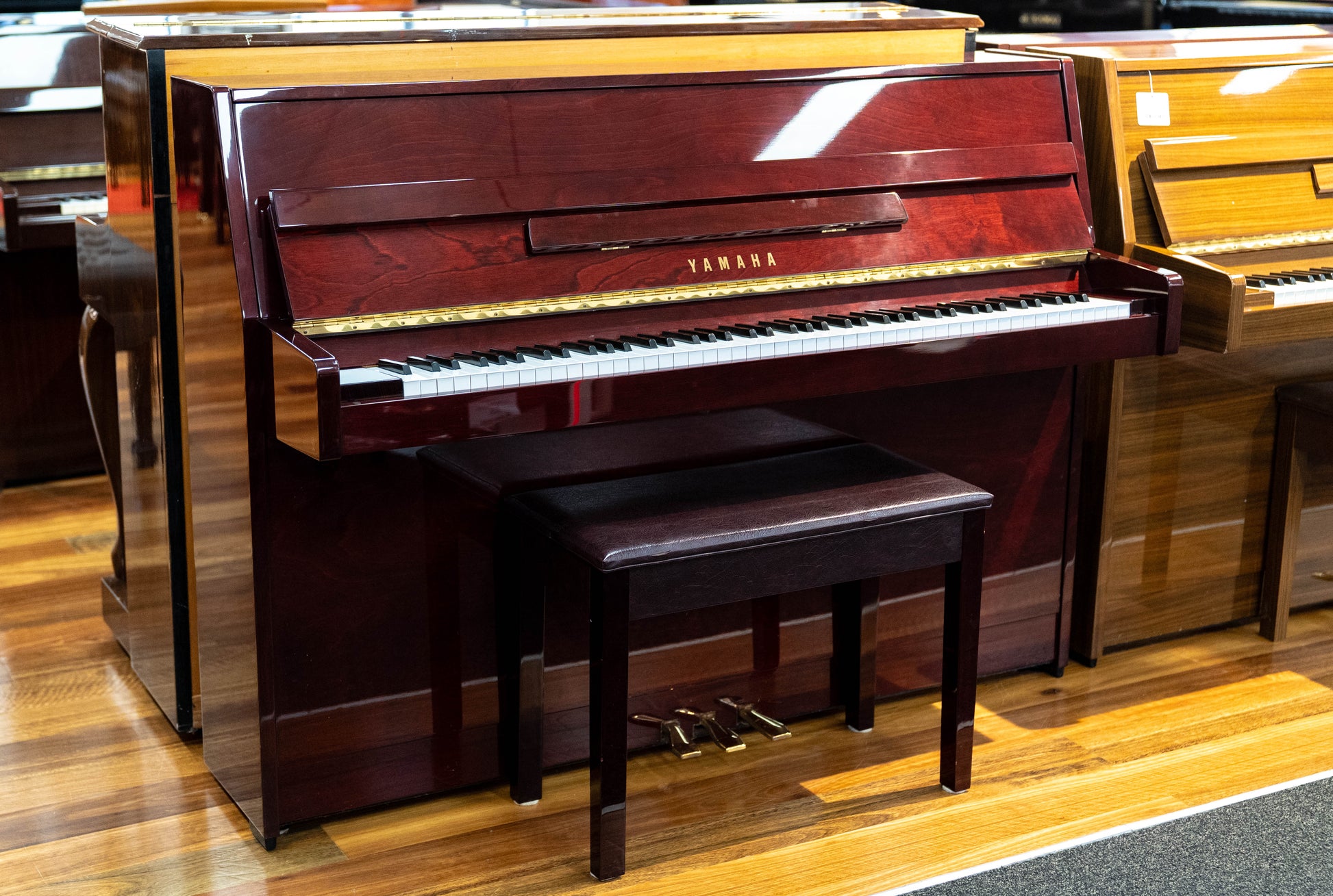 Yamaha C108 Piano w/Bench - Mahogany Polish - Pre-Owned
