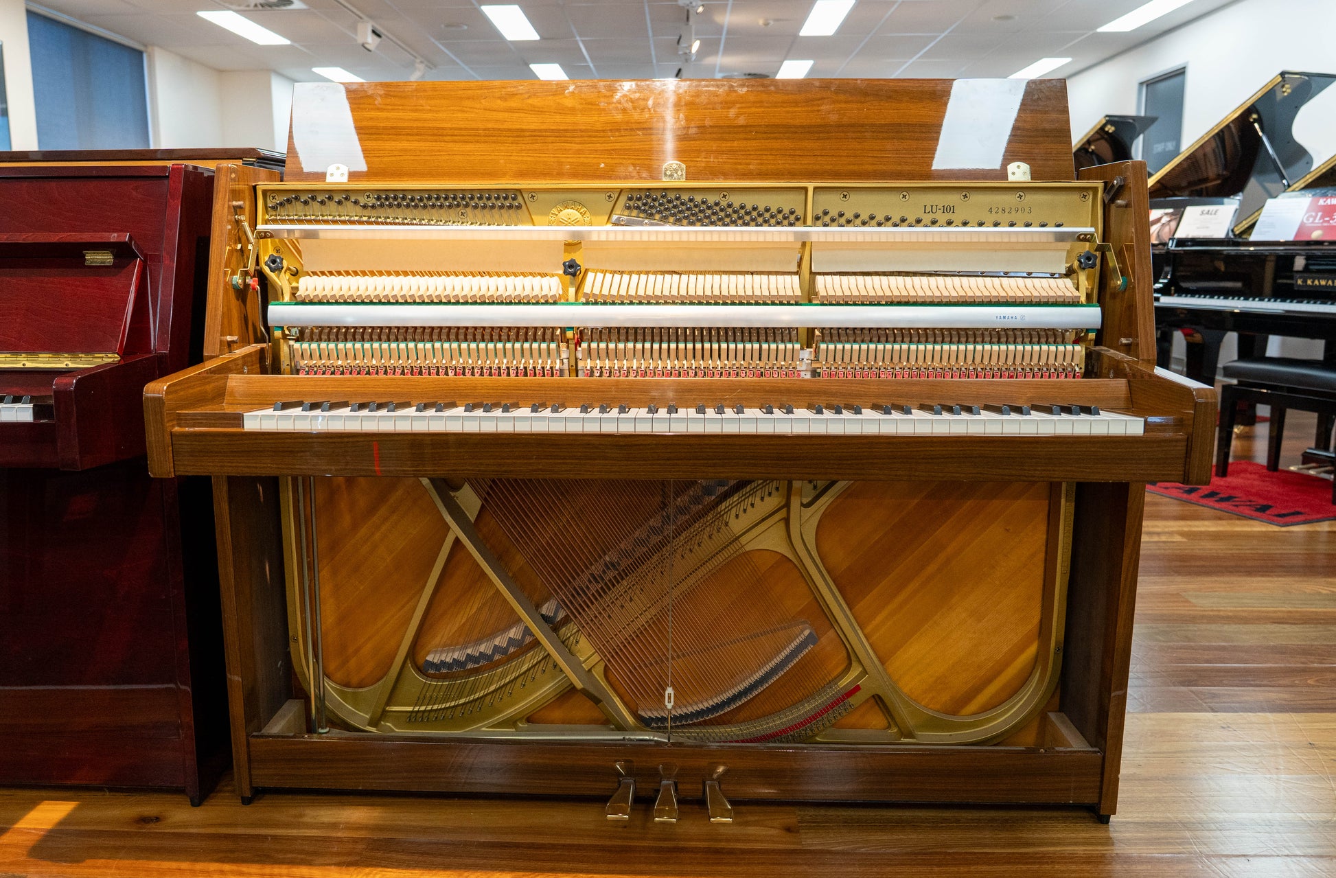 Yamaha LU-101 108 cm Upright Piano - Walnut - Pre-Owned