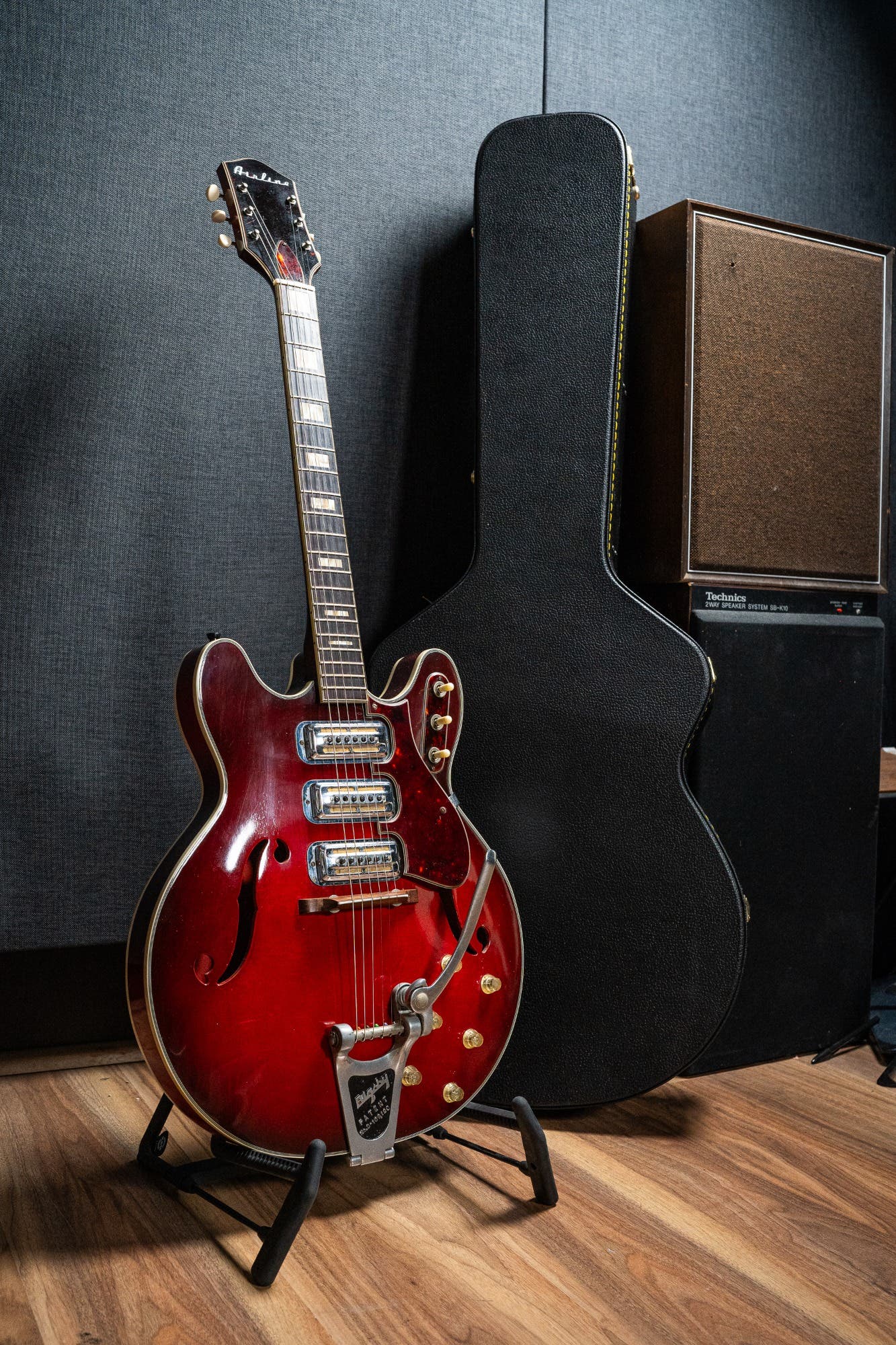 60’s Airline 7230 (Harmony H78) 3x Argyle Gold Foil Pickups & Hard Case - Pre Owned