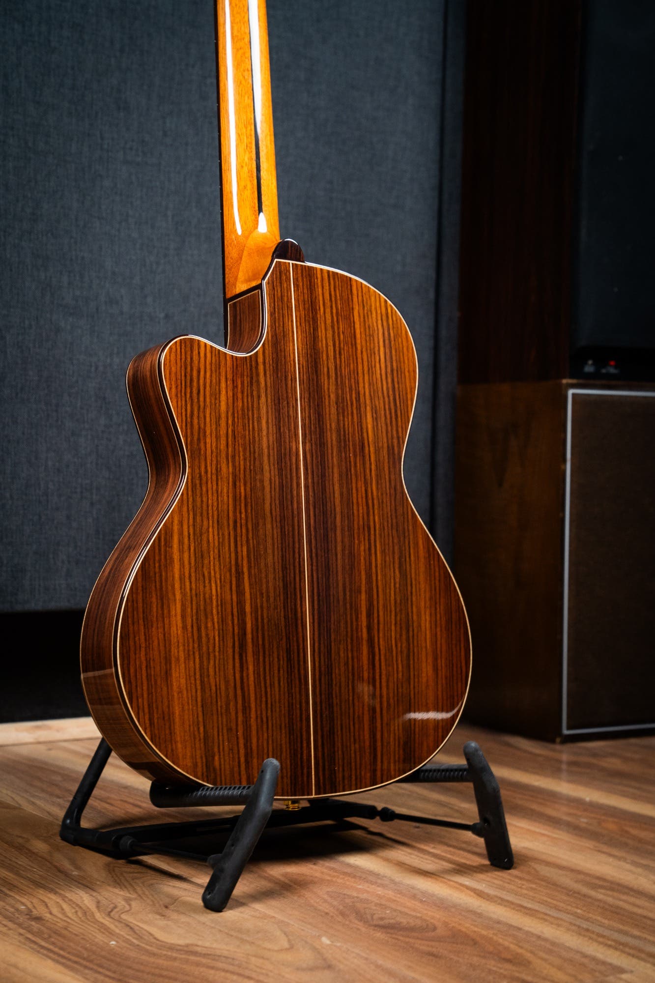 Altamira N300CT Classical / Nylon String w/Cutaway + Pickup - Cedar / Rosewood