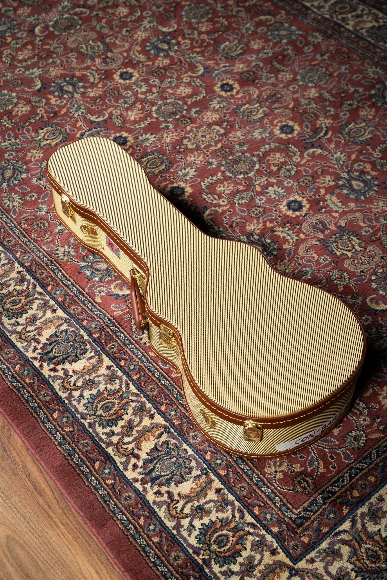 Szabadics Baritone Ukulele #20 w/Case - Western Red Cedar / Blackwood