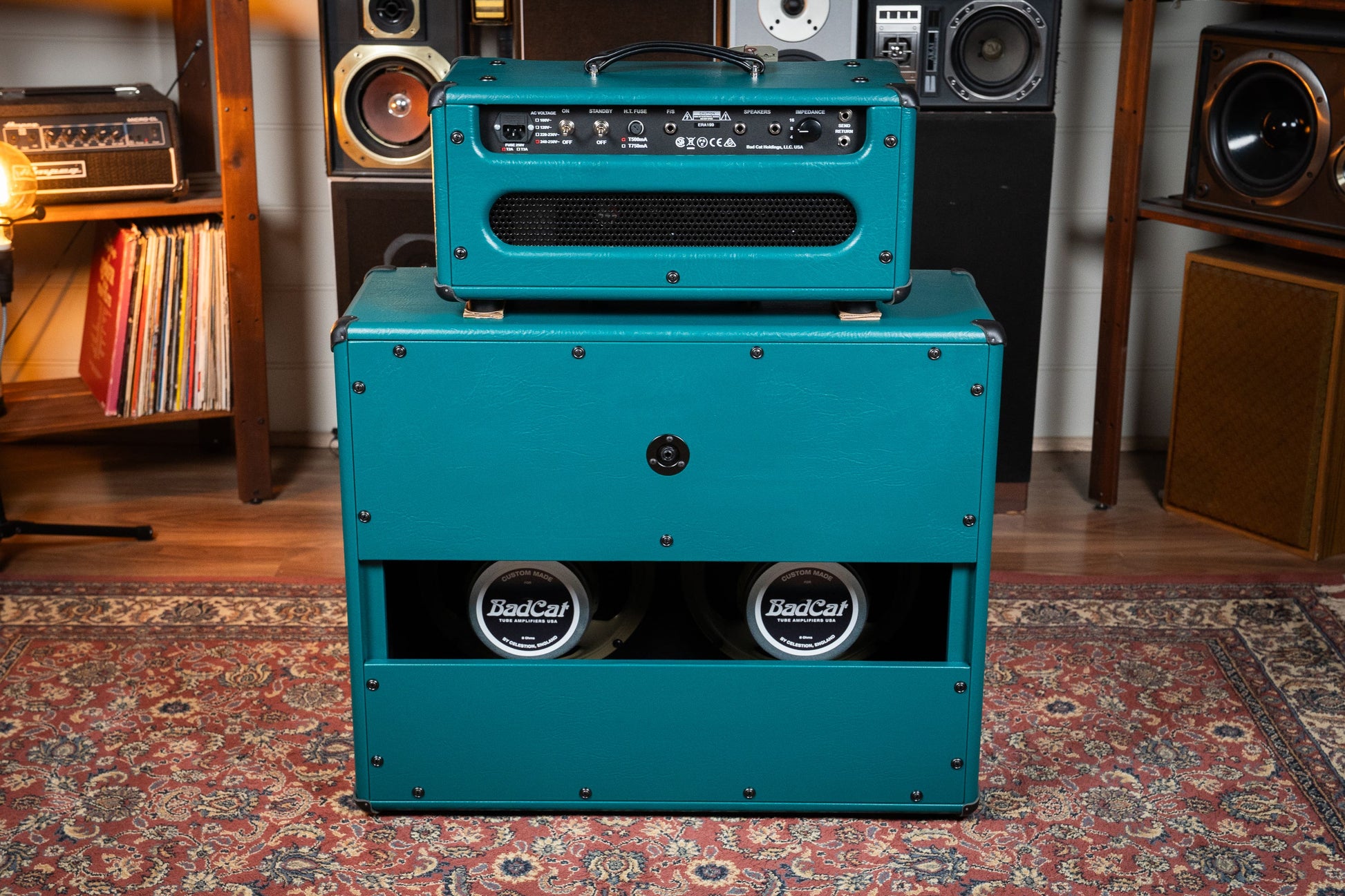 Bad Cat CUSTOM Era 30 2x12" Guitar Cab - Antique Green / Gold Piping