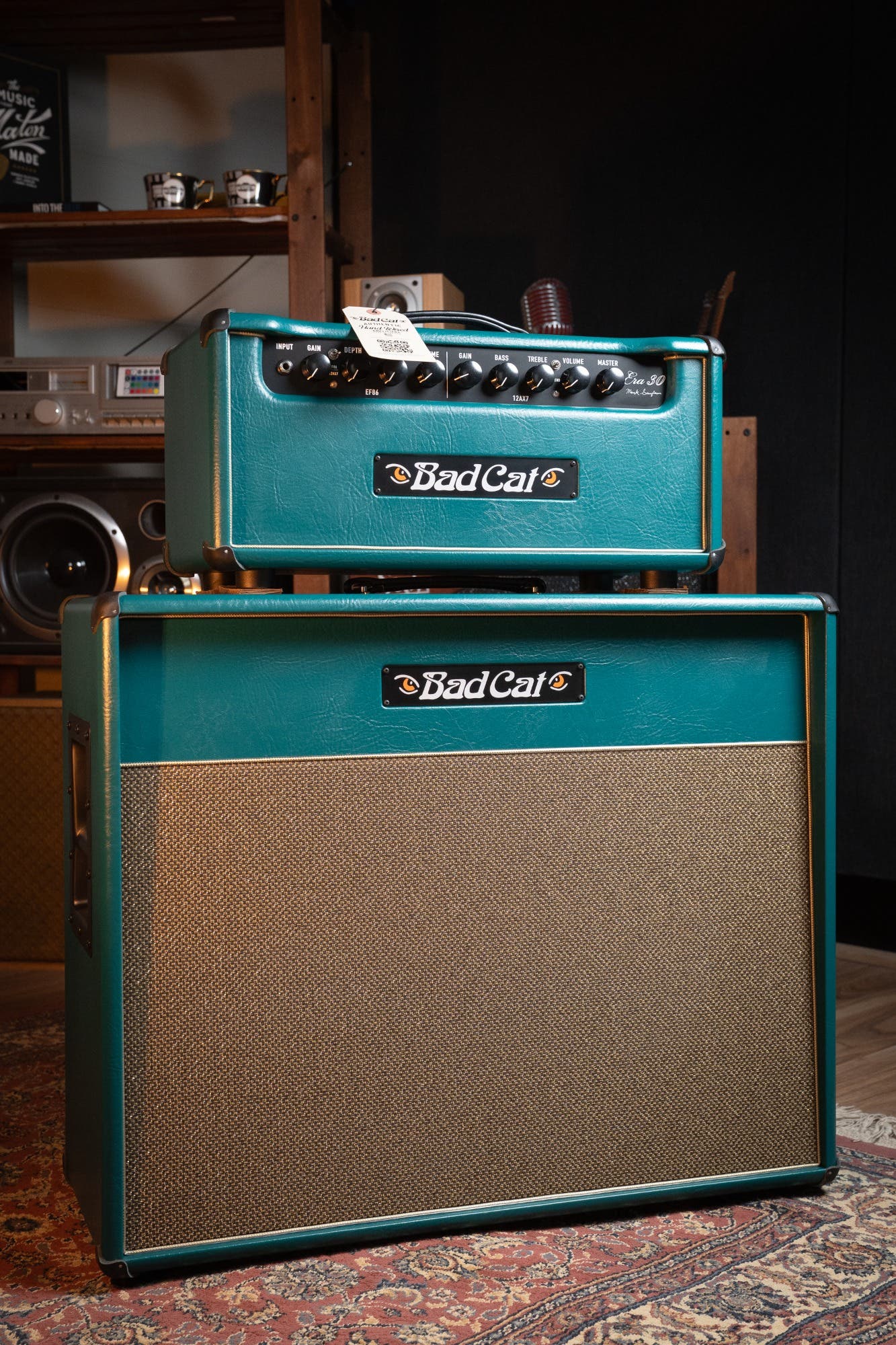 Bad Cat CUSTOM Era 30 2x12" Guitar Cab - Antique Green / Gold Piping