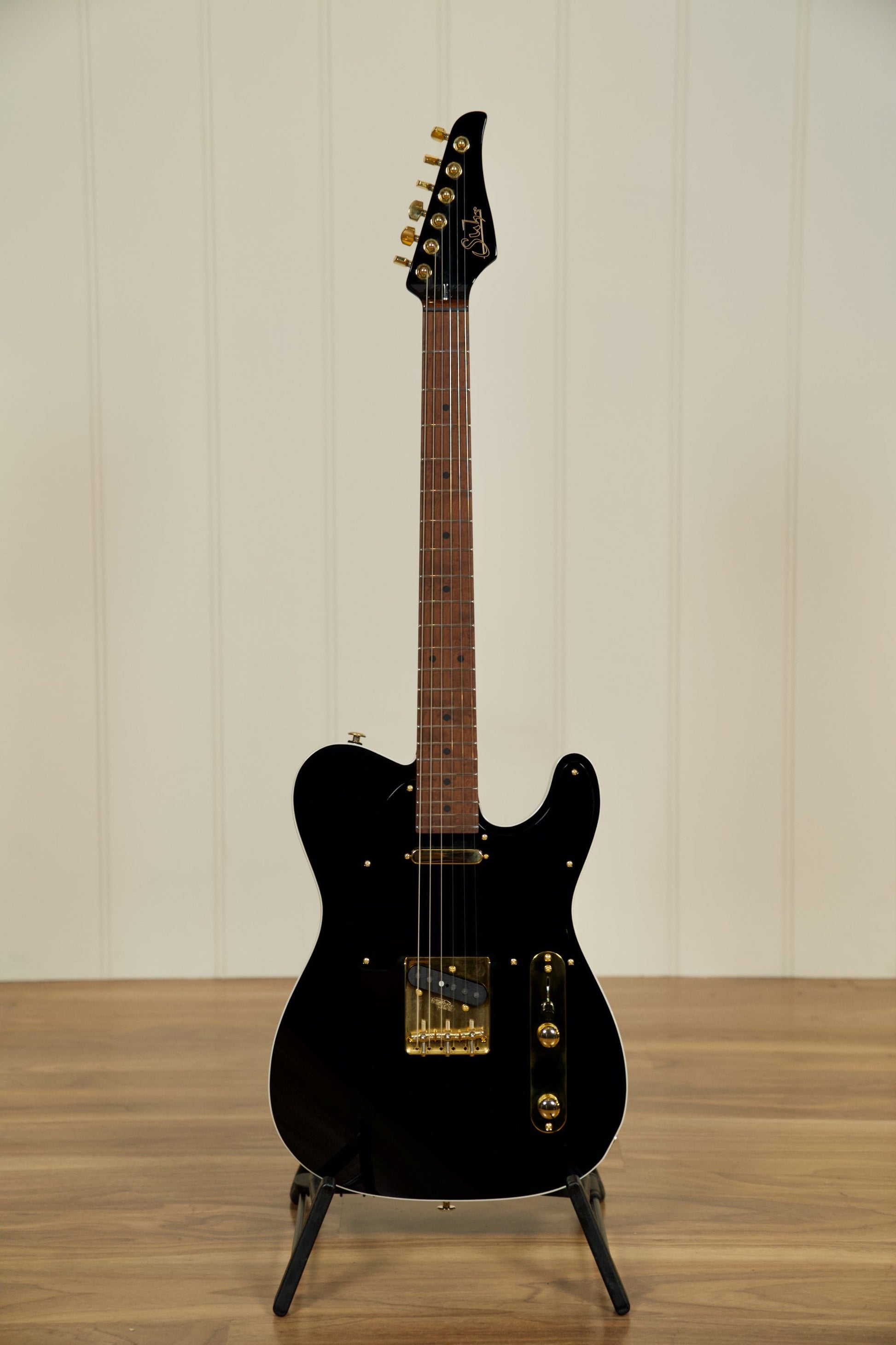 Suhr Mateus Asato Signature Classic T w/Case - Black