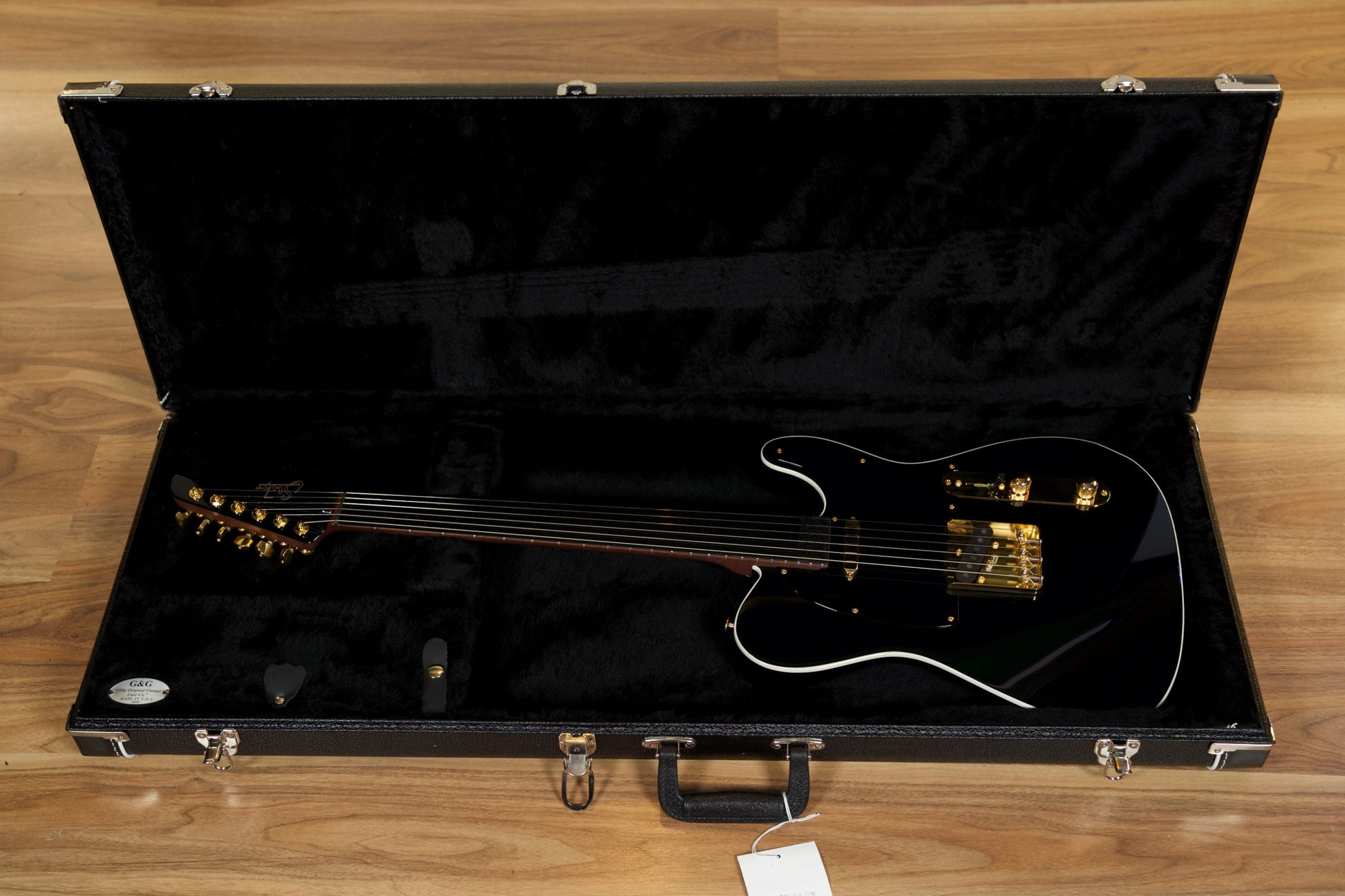 Suhr Mateus Asato Signature Classic T w/Case - Black