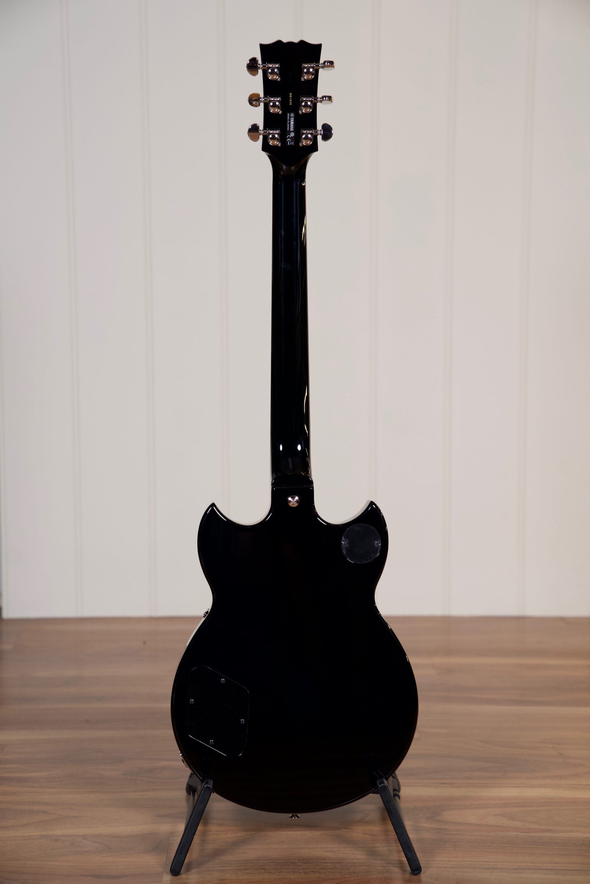 Yamaha SG1820 Electric Guitar w/Case - Black (Made in Japan)