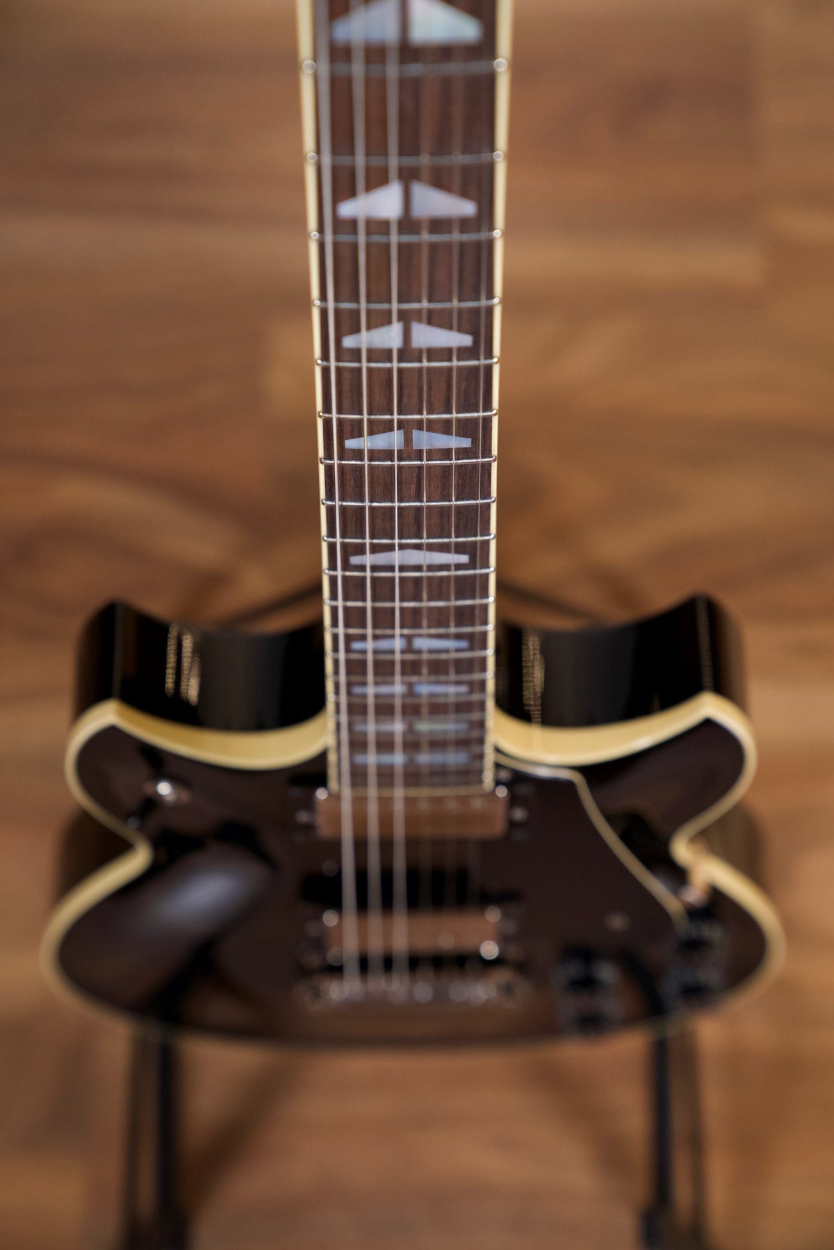 Yamaha SG1820 Electric Guitar w/Case - Black (Made in Japan)