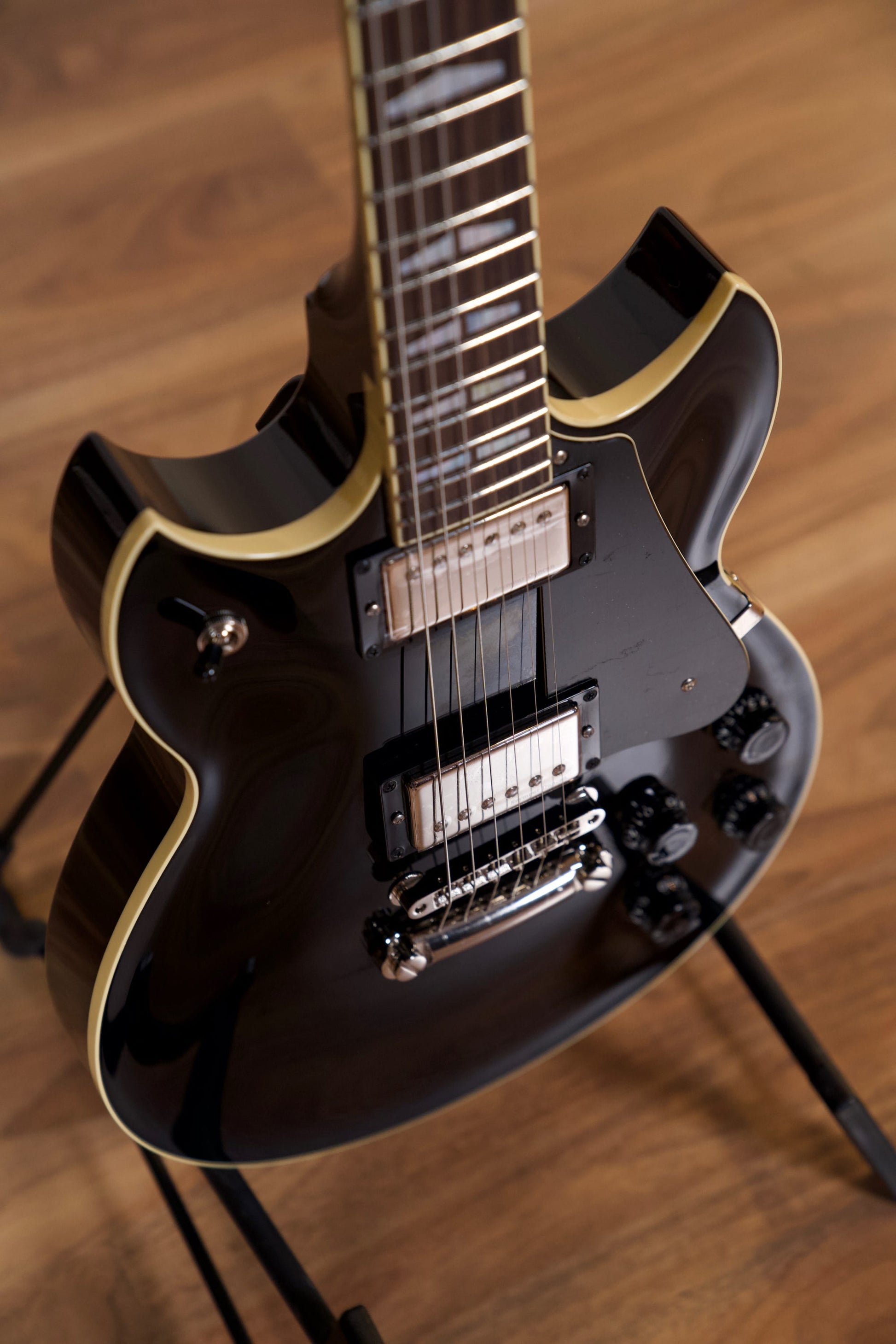 Yamaha SG1820 Electric Guitar w/Case - Black (Made in Japan)