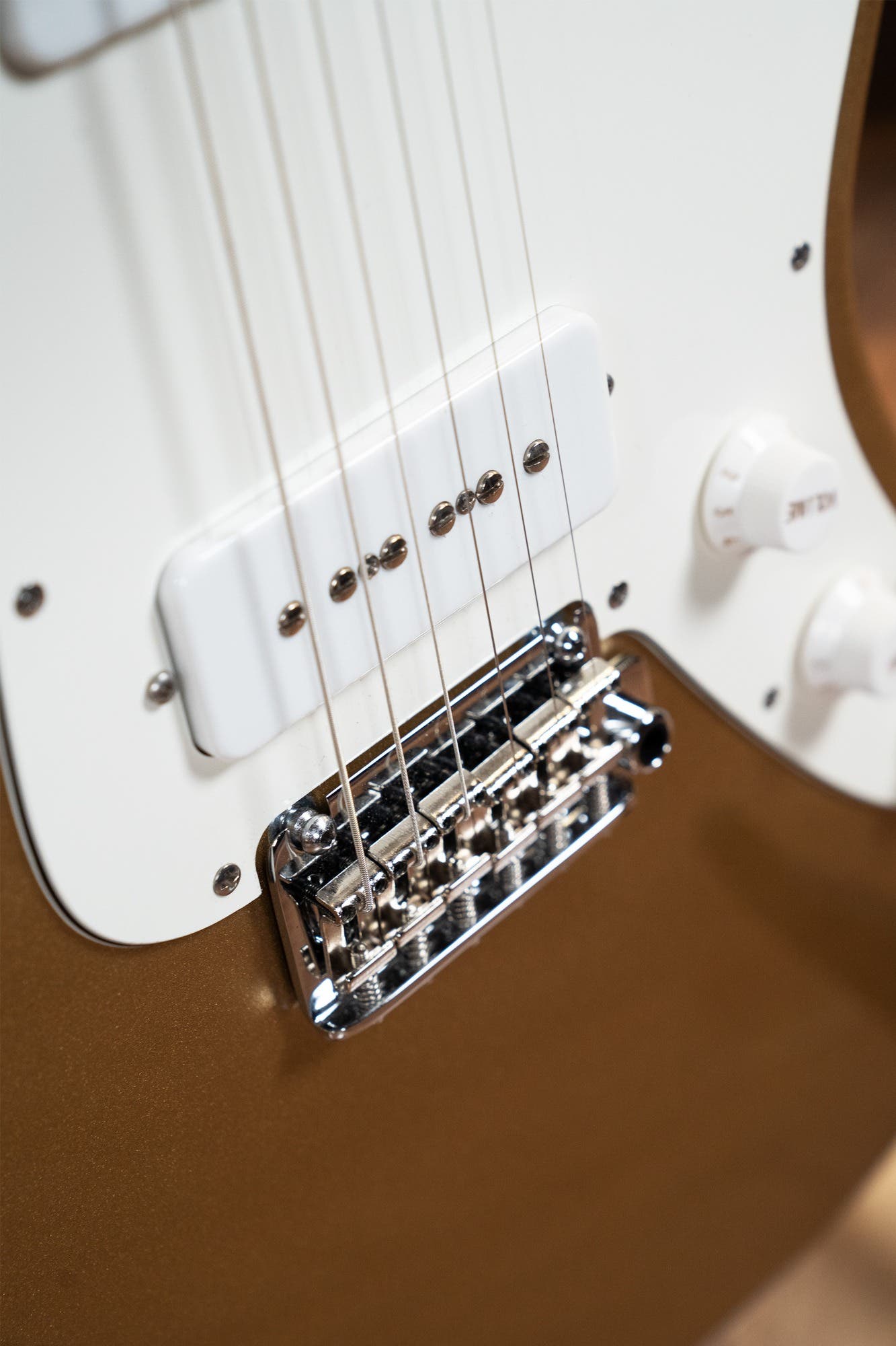 Suhr Classic JM Pro Electric Guitar - Gold RW (S-90 Pickups / 510 Tremolo)