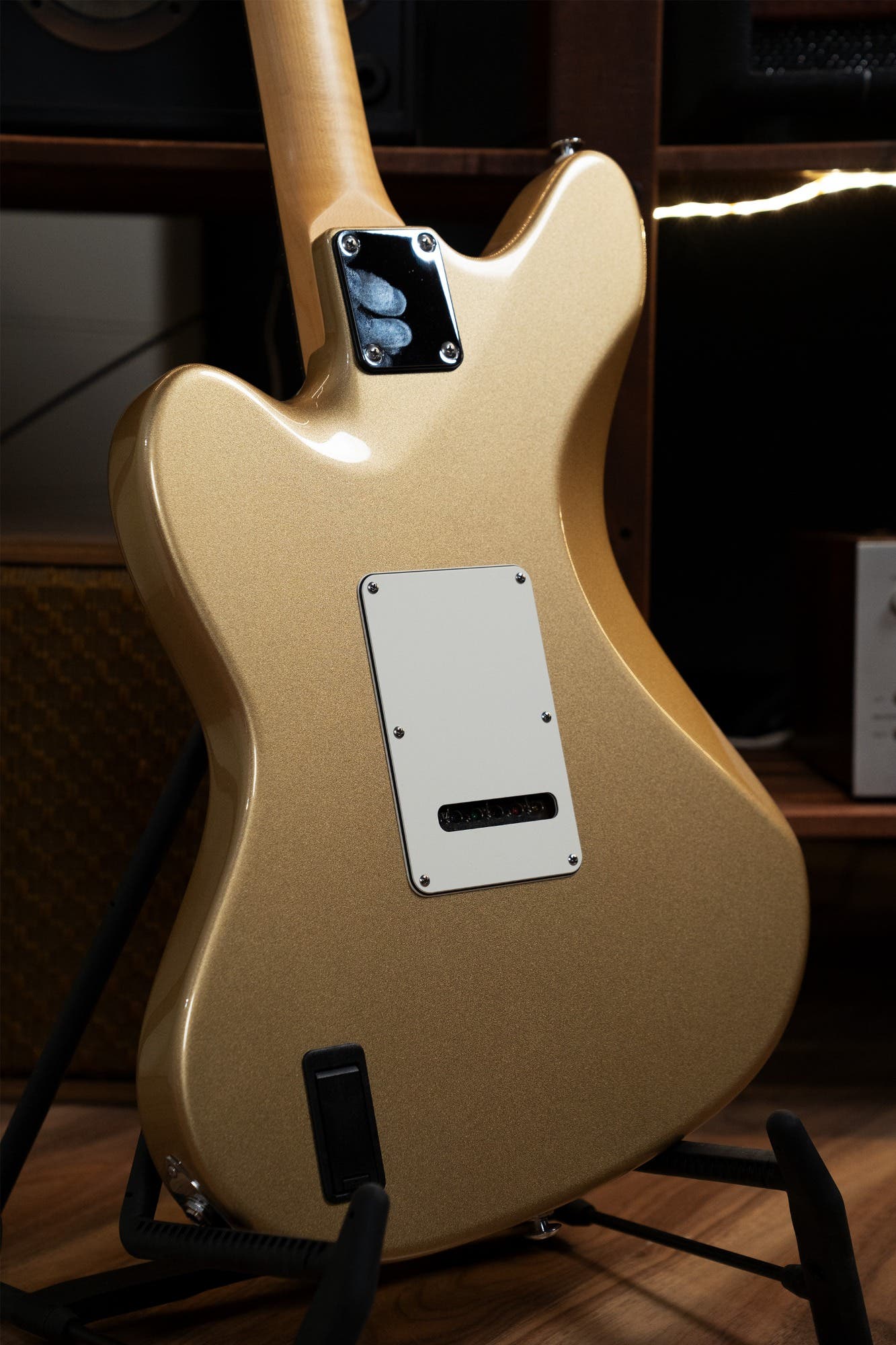 Suhr Classic JM Pro Electric Guitar - Gold RW (S-90 Pickups / 510 Tremolo)