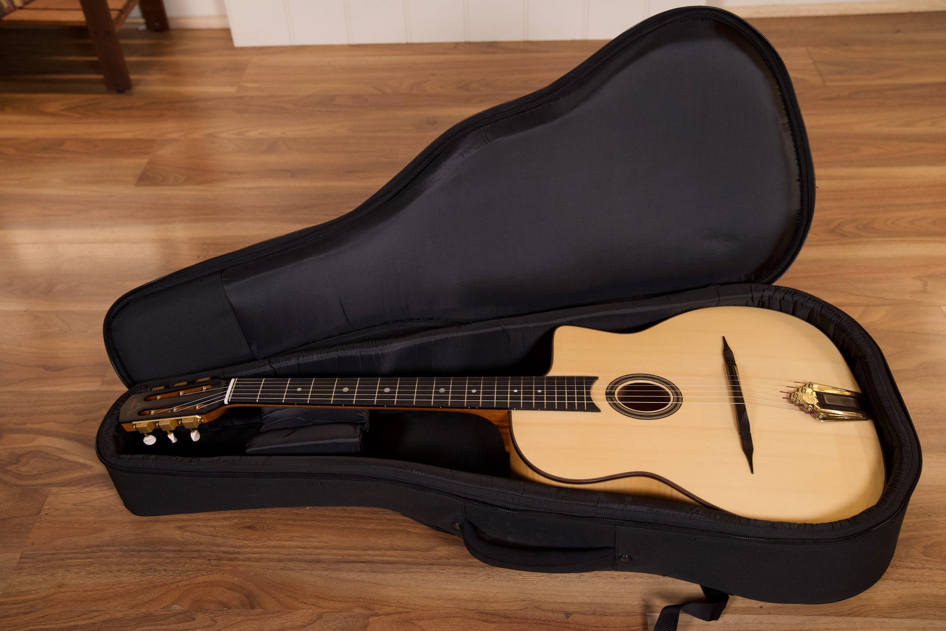 Altamira Guitars Model M Solid-Top Gypsy Jazz Guitar w/Padded Bag - Spruce/Maple