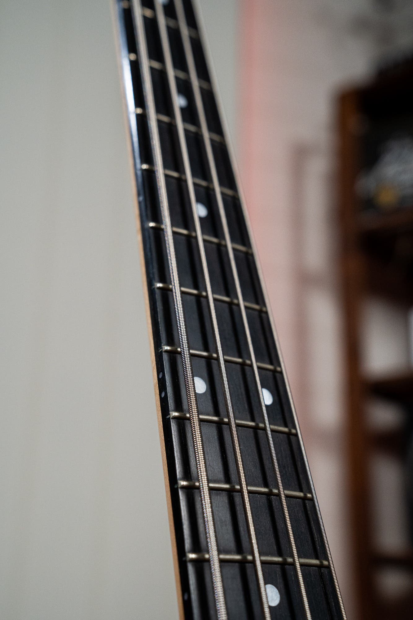 Carvin LB20 Custom Active Bass w/Case - Cherry Sunburst - Pre-Owned