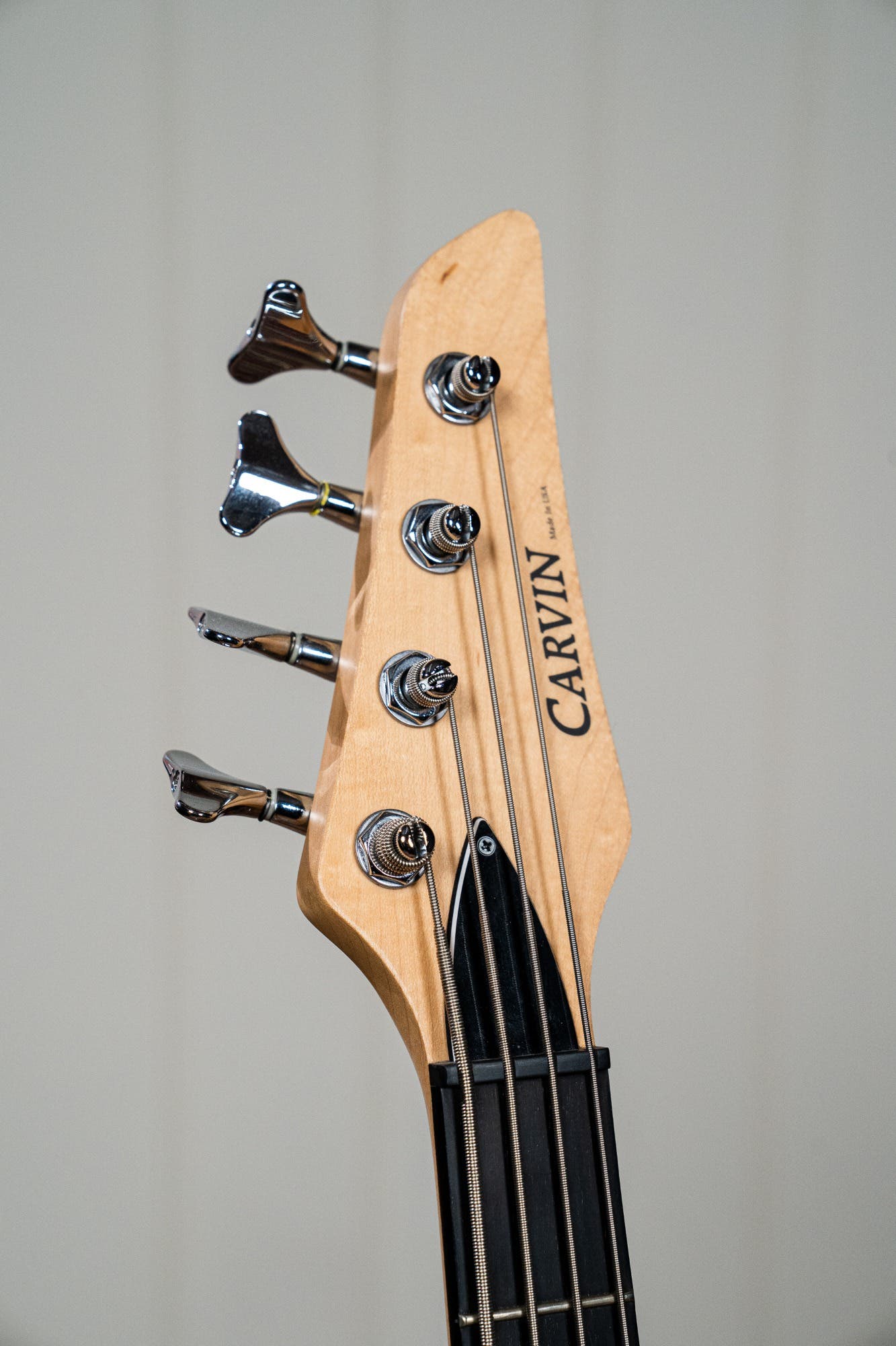 Carvin LB20 Custom Active Bass w/Case - Cherry Sunburst - Pre-Owned