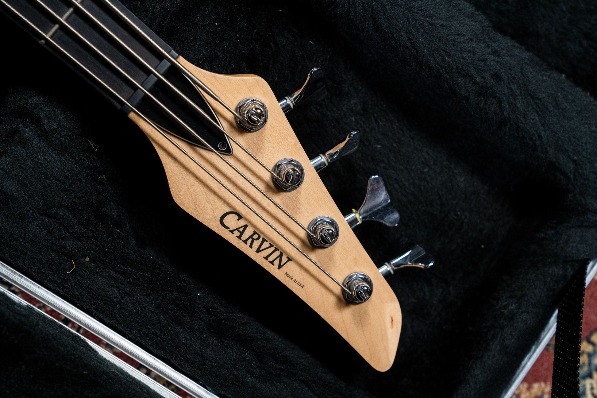 Carvin LB20 Custom Active Bass w/Case - Cherry Sunburst - Pre-Owned