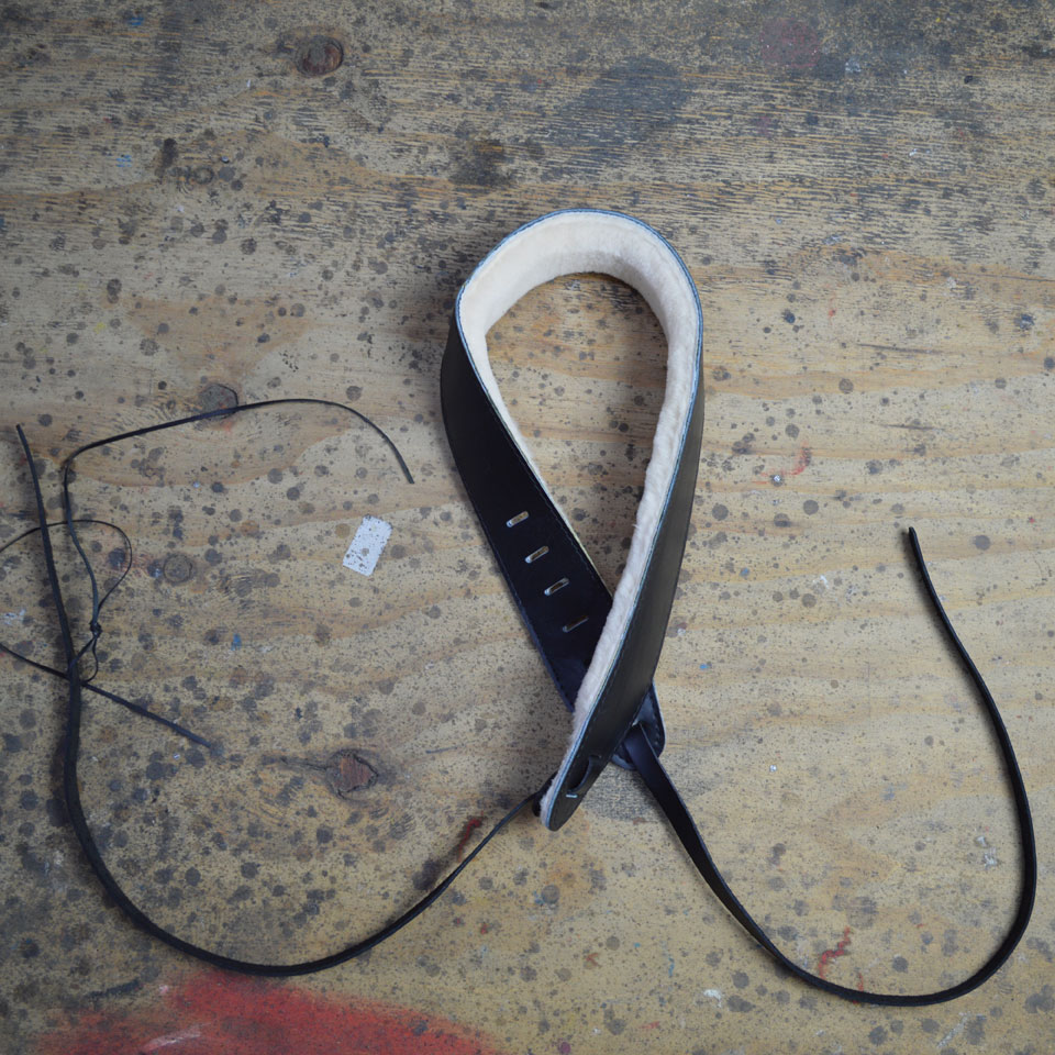 Colonial Leather Wool-Padded Banjo Cradle Strap - Black