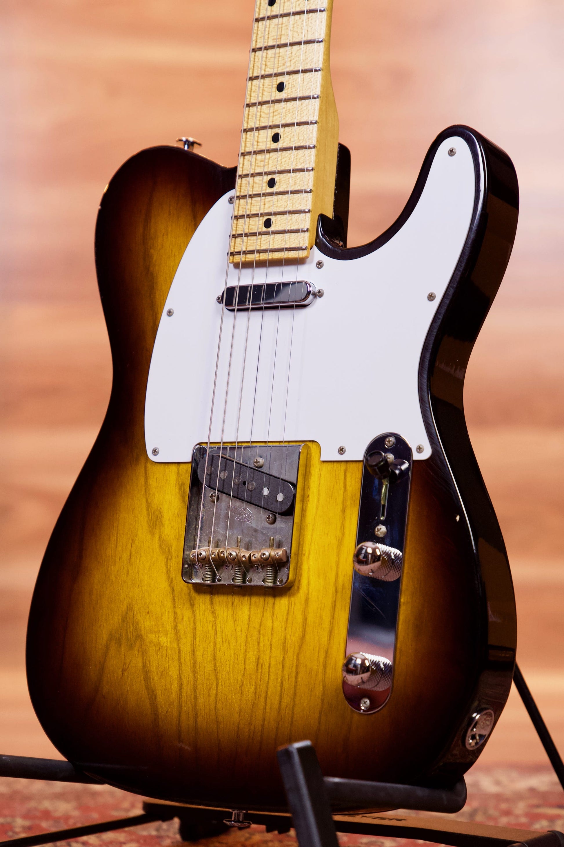 Suhr Classic T Antique Electric Guitar - 2-Tone Sunburst MN