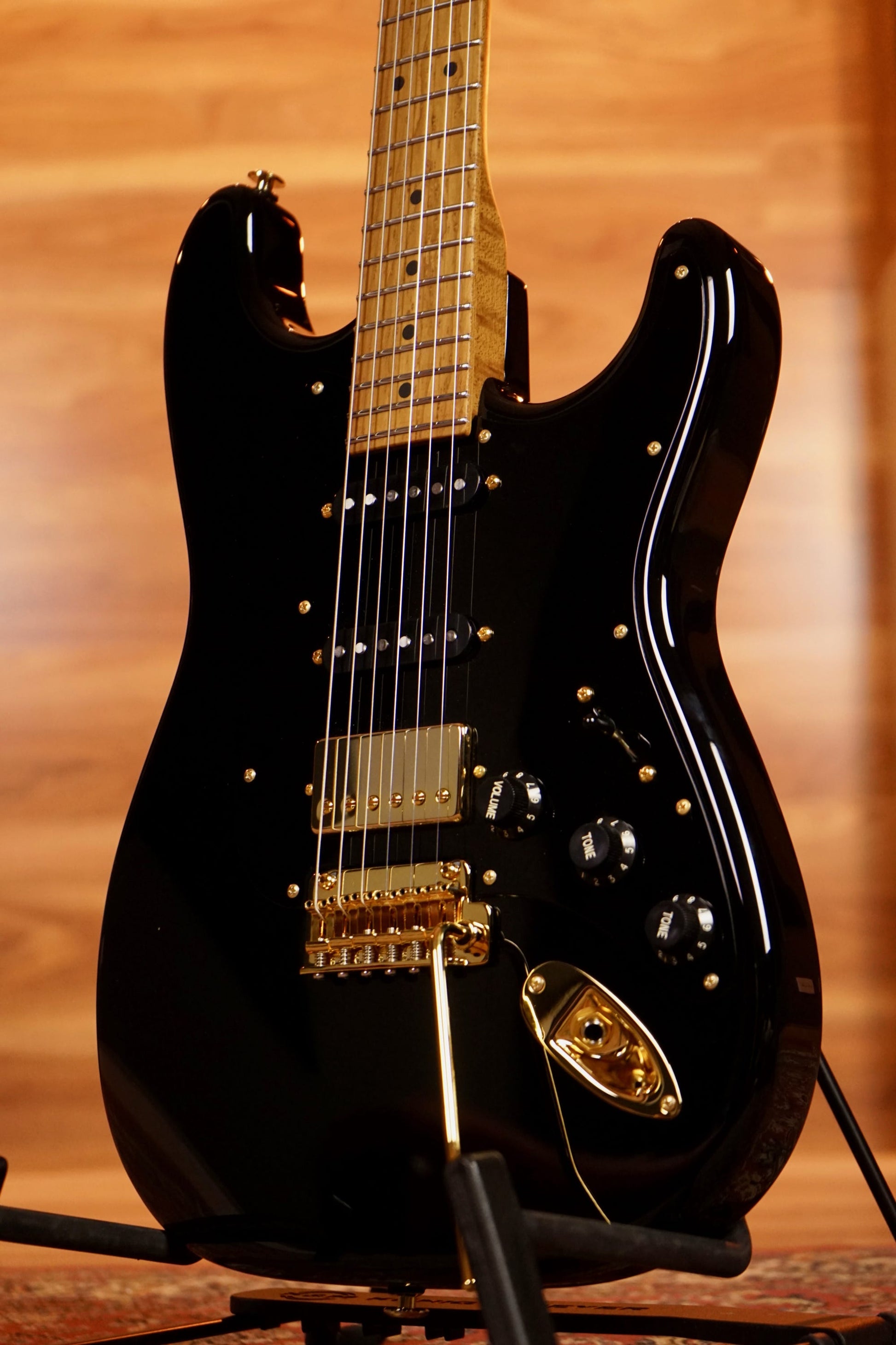 Suhr Mateus Asato Classic S Antique Signature Guitar - Classic Black