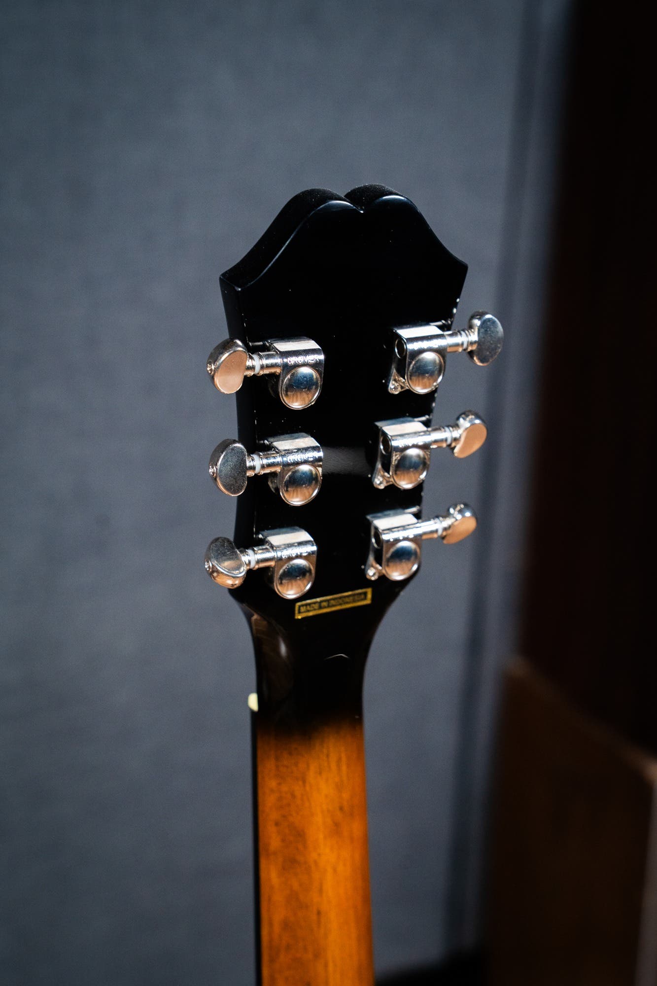 Epiphone EL-00 Parlour Guitar w/Pickup - Pre-Owned