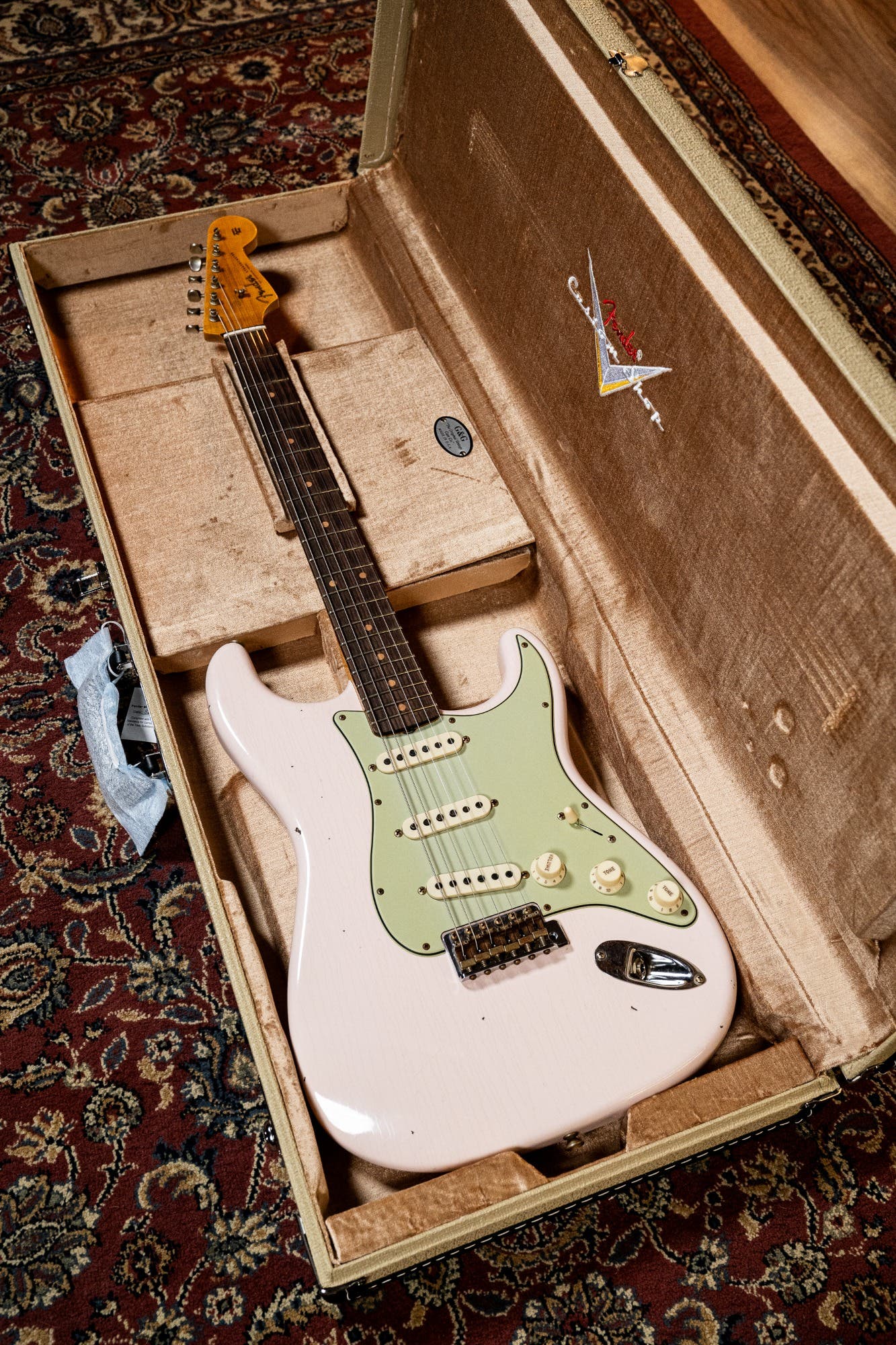 Fender Custom Shop '59 Stratocaster - Journeyman Relic - Super Faded Aged Shell Pink (#CS150402)