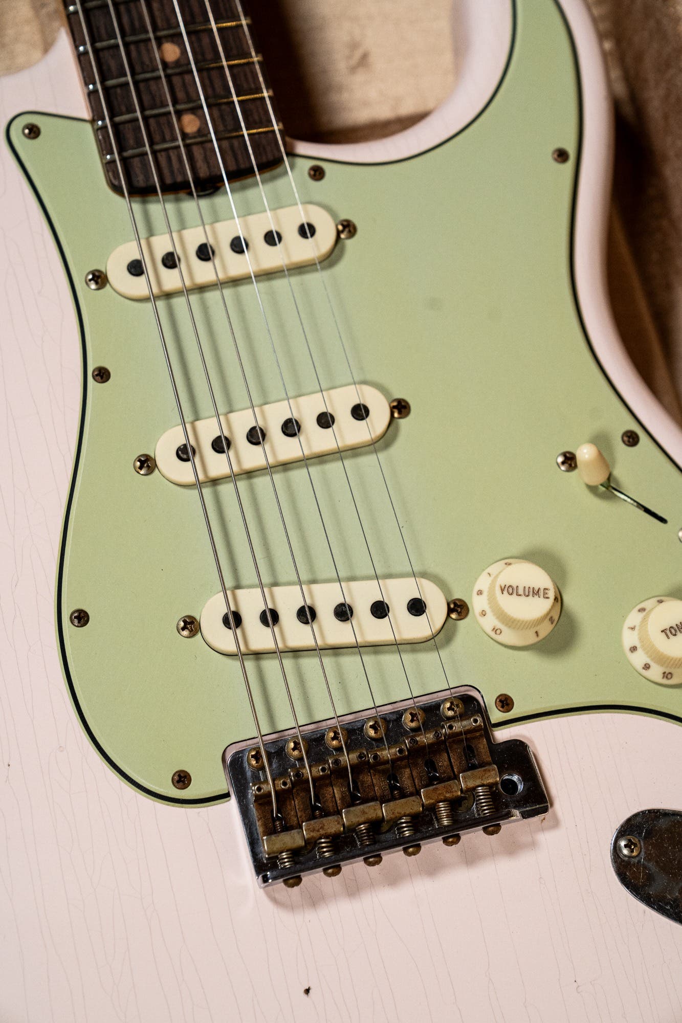 Fender Custom Shop '59 Stratocaster - Journeyman Relic - Super Faded Aged Shell Pink (#CS150402)