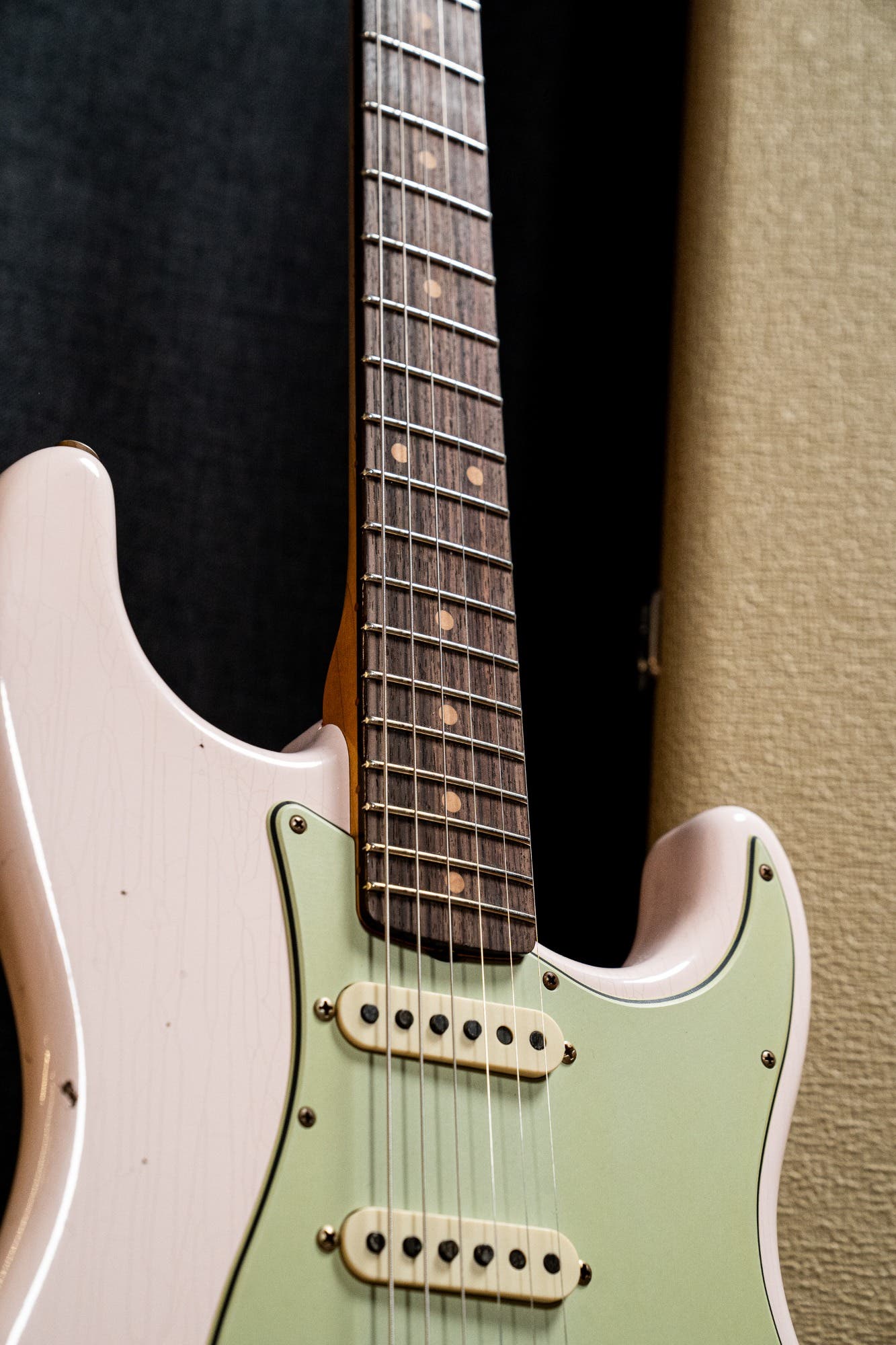 Fender Custom Shop '59 Stratocaster - Journeyman Relic - Super Faded Aged Shell Pink (#CS150402)