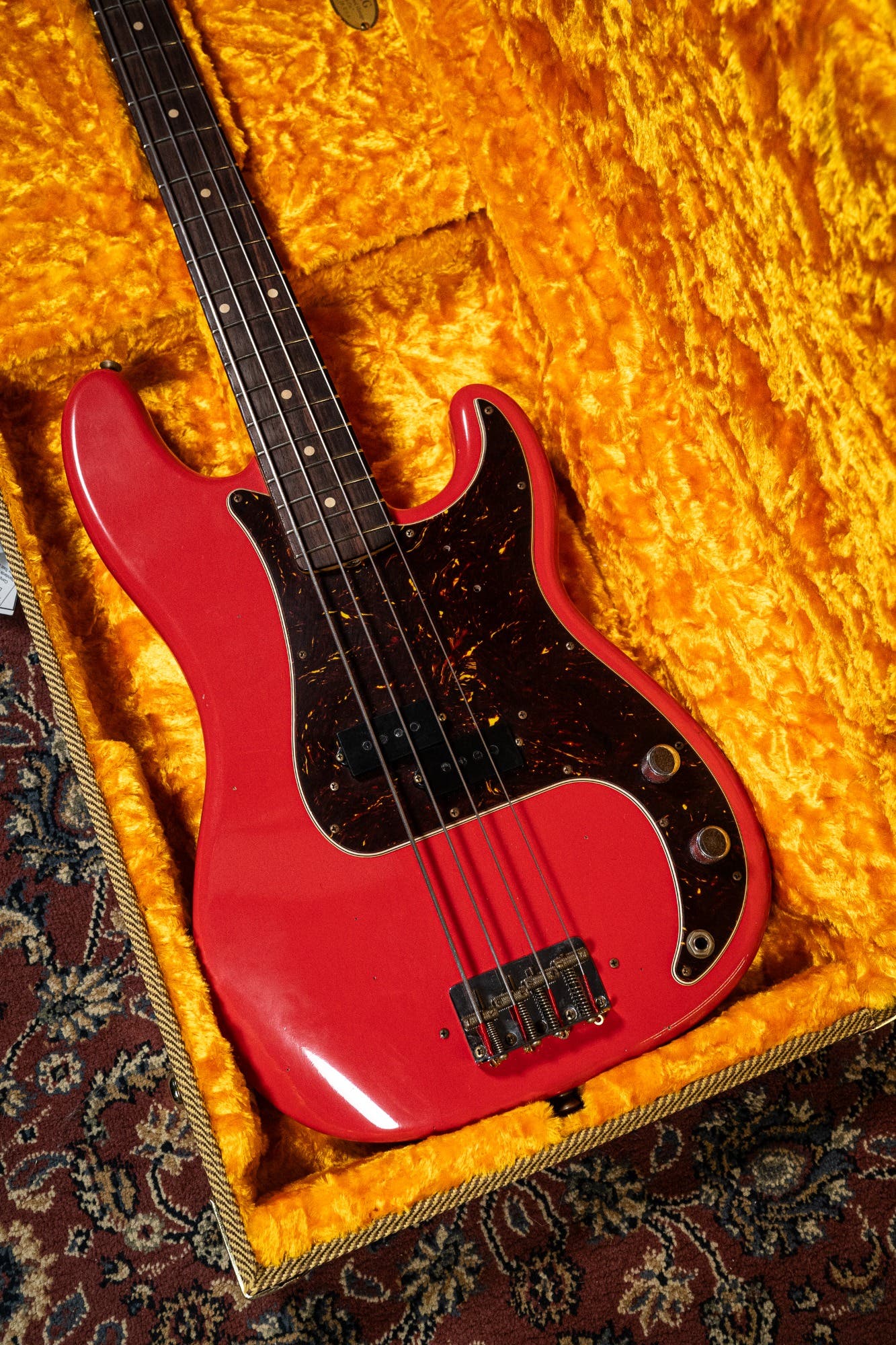 Fender Pino Palladino Signature Precision Bass - Fiesta Red over Desert Sand