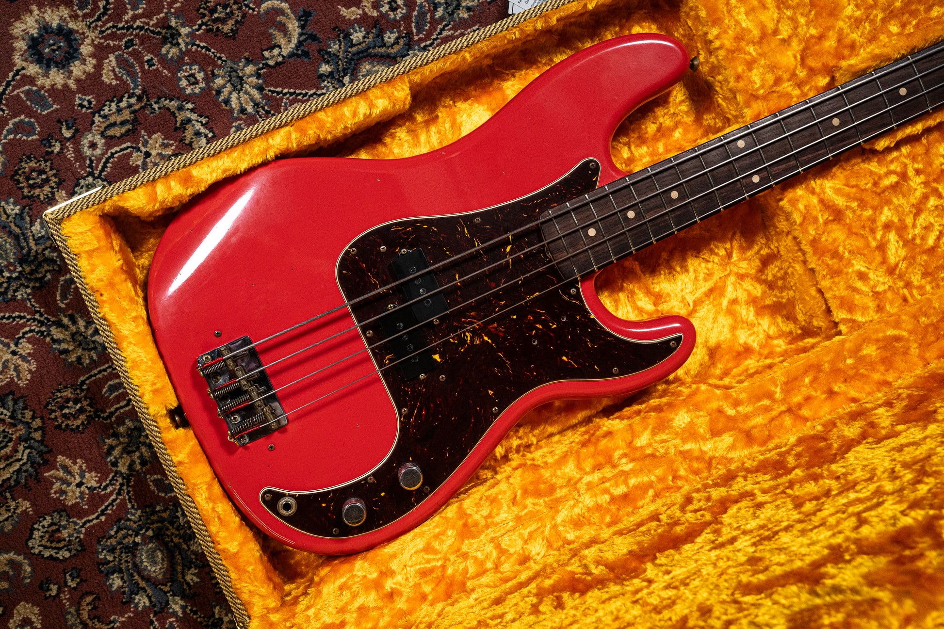 Fender Pino Palladino Signature Precision Bass - Fiesta Red over Desert Sand
