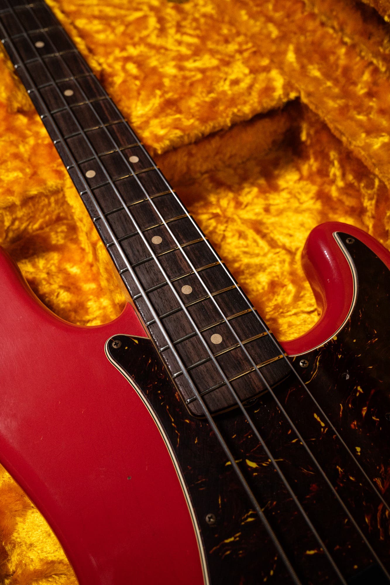 Fender Pino Palladino Signature Precision Bass - Fiesta Red over Desert Sand