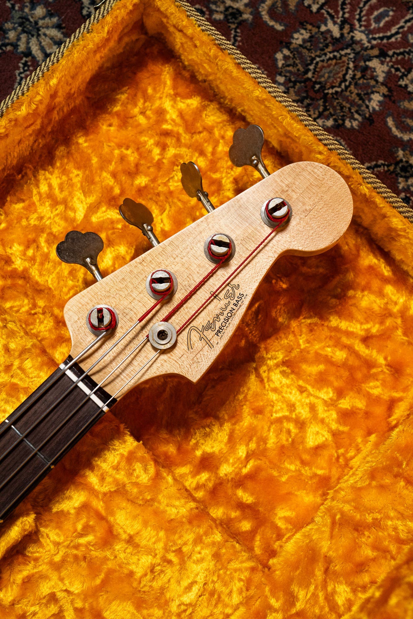 Fender Pino Palladino Signature Precision Bass - Fiesta Red over Desert Sand