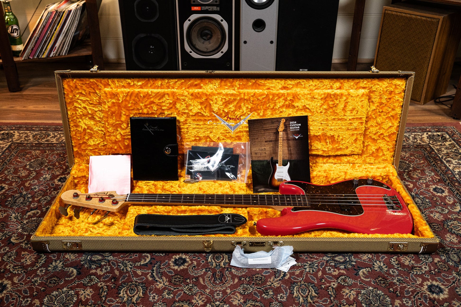 Fender Pino Palladino Signature Precision Bass - Fiesta Red over Desert Sand