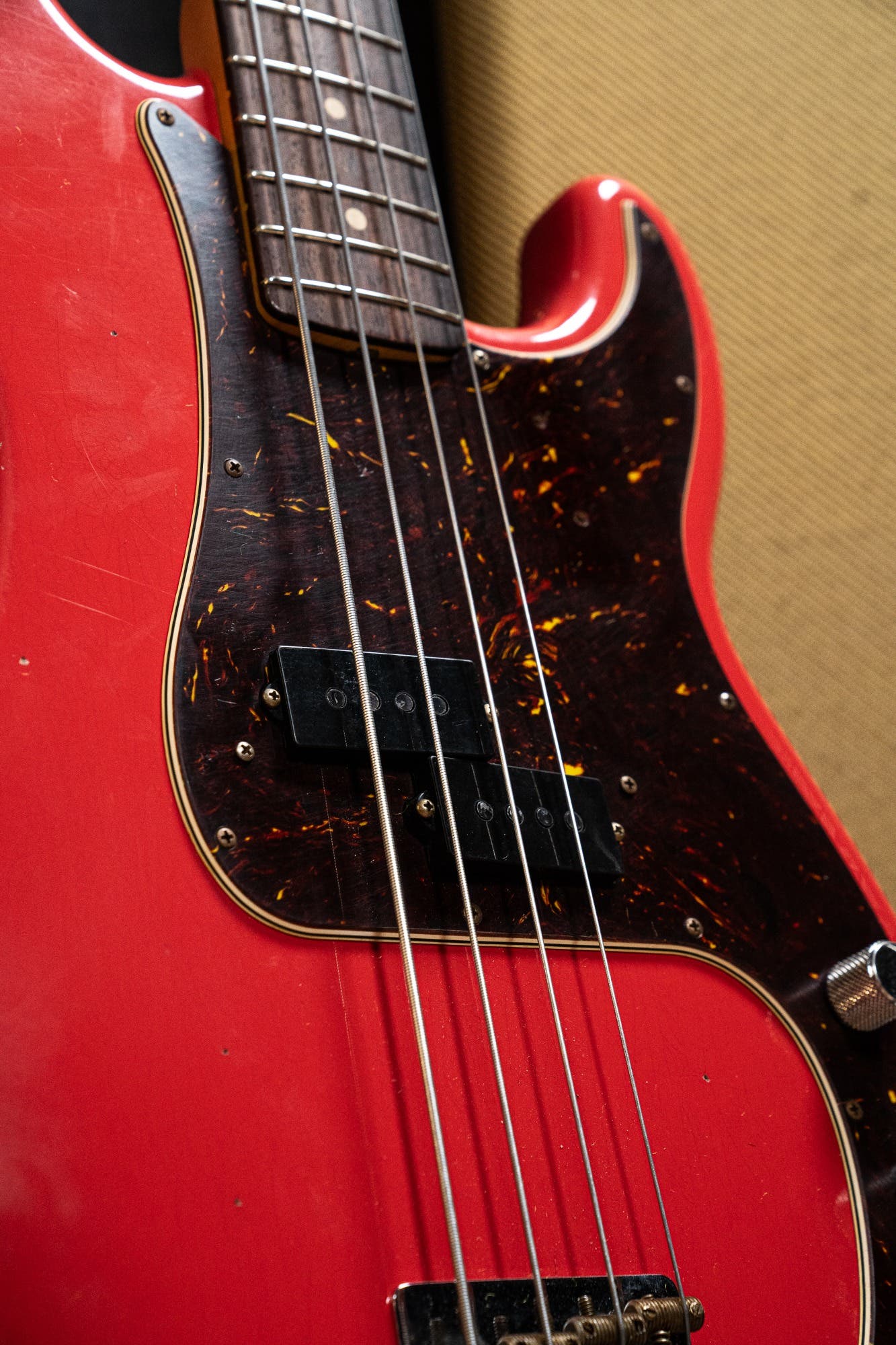 Fender Pino Palladino Signature Precision Bass - Fiesta Red over Desert Sand